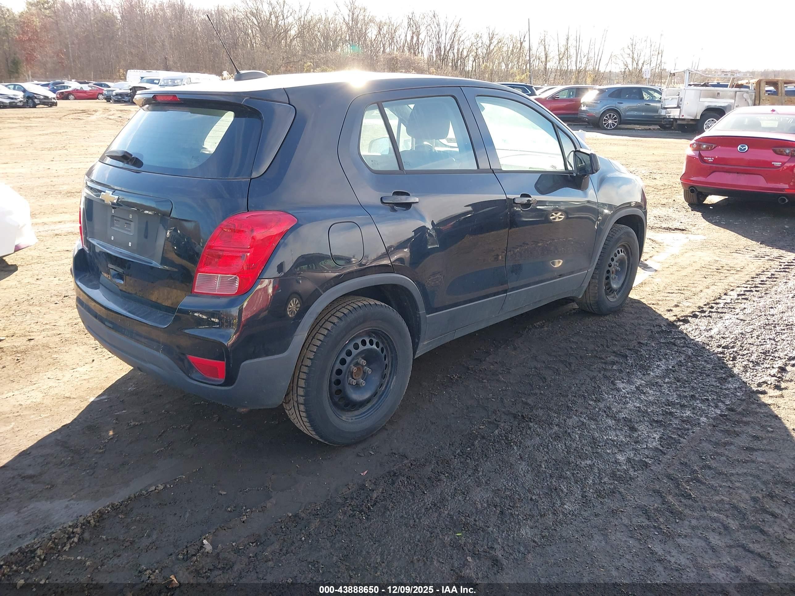 CHEVROLET TRAX image 4
