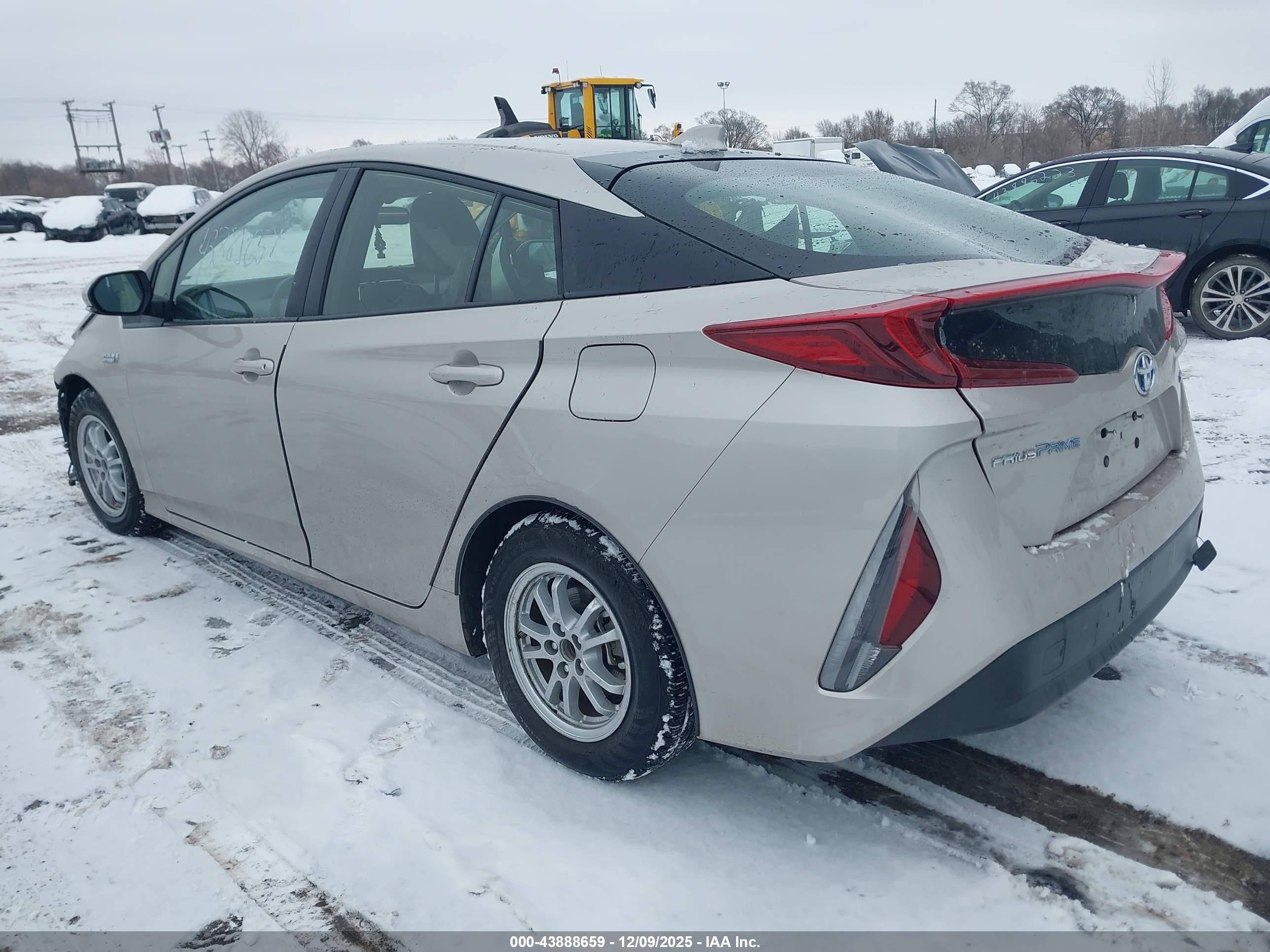 TOYOTA PRIUS image 3