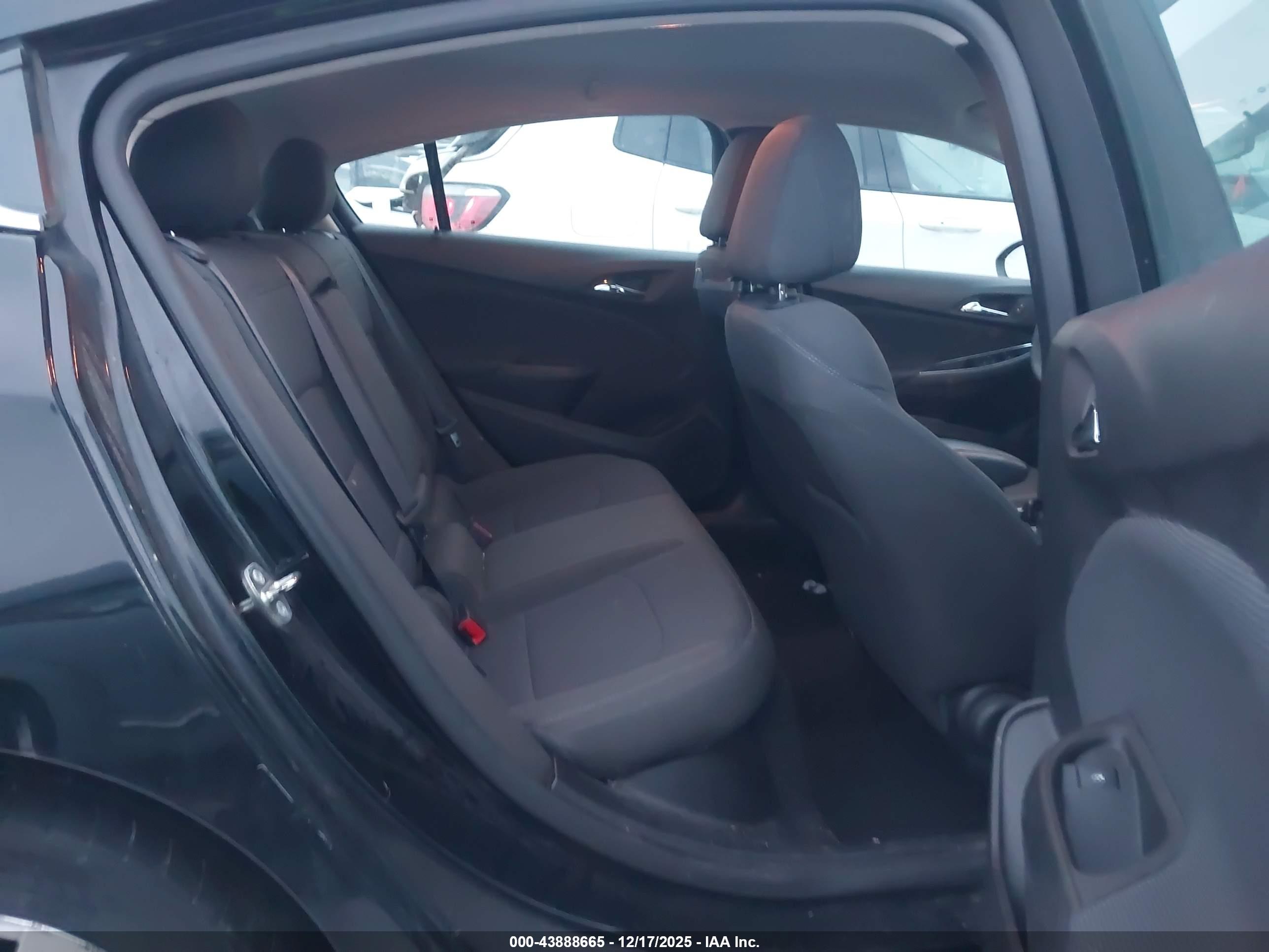 CHEVROLET CRUZE image 8