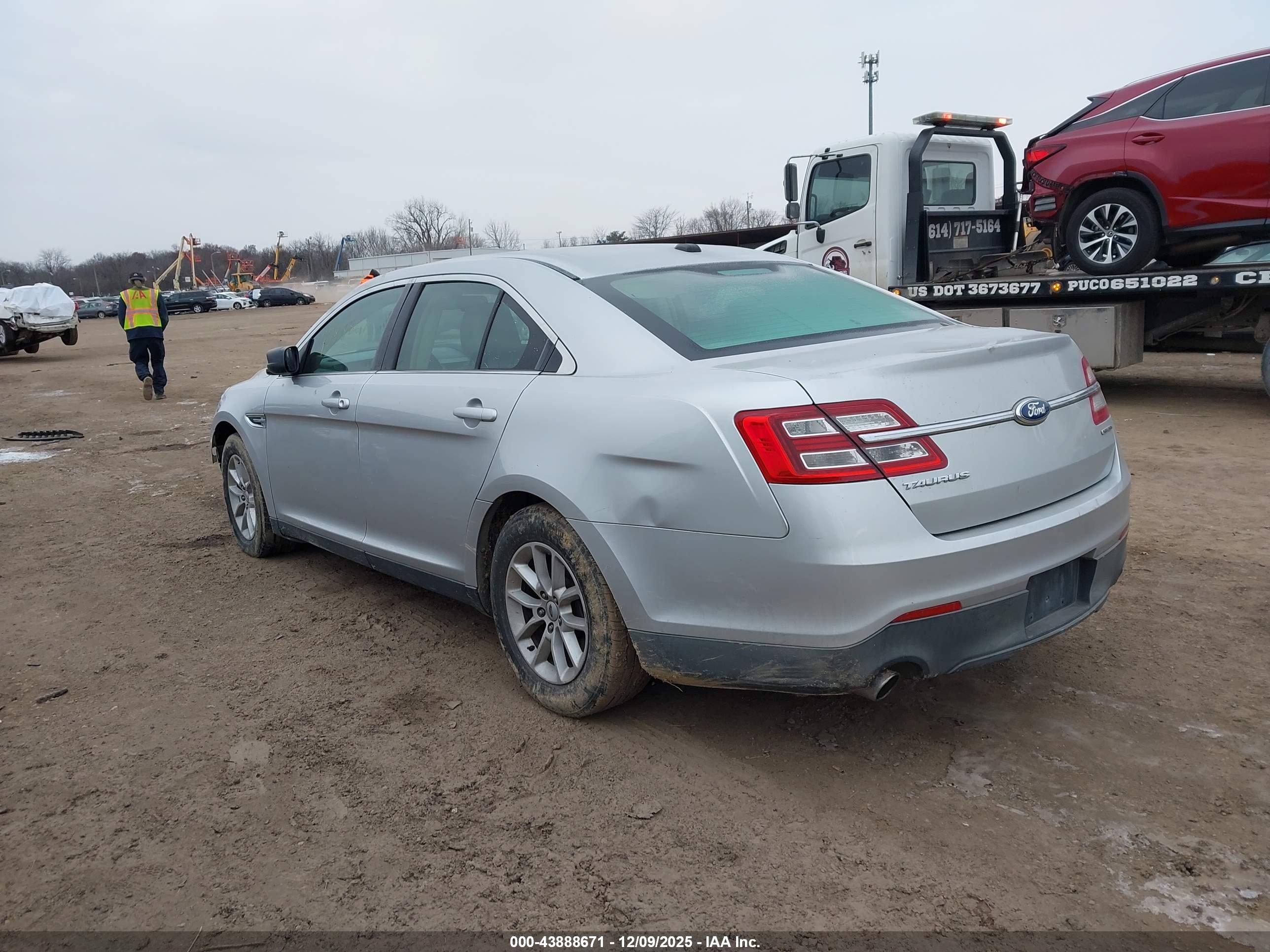 FORD TAURUS image 3