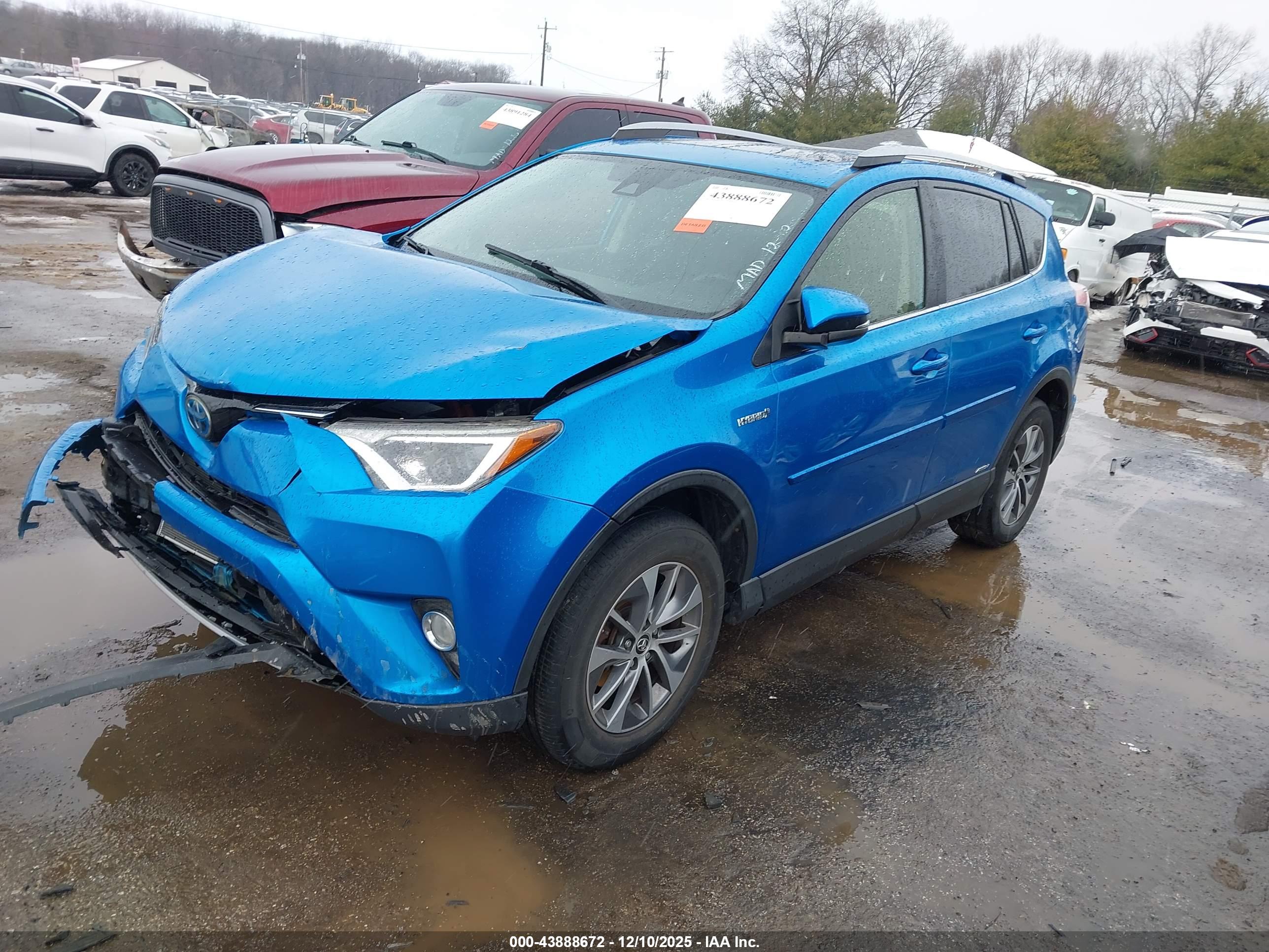 TOYOTA RAV4 image 2