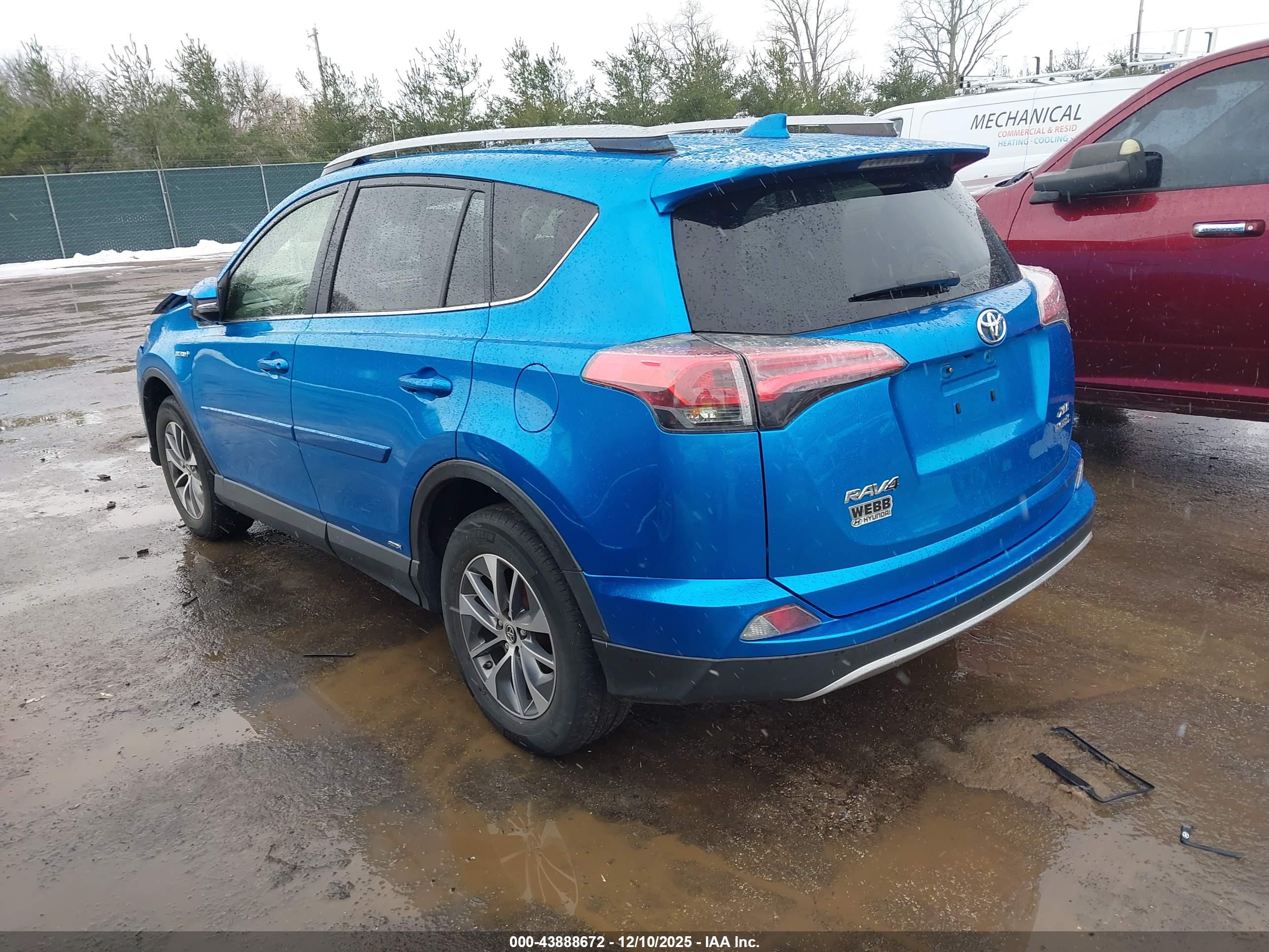 TOYOTA RAV4 image 3