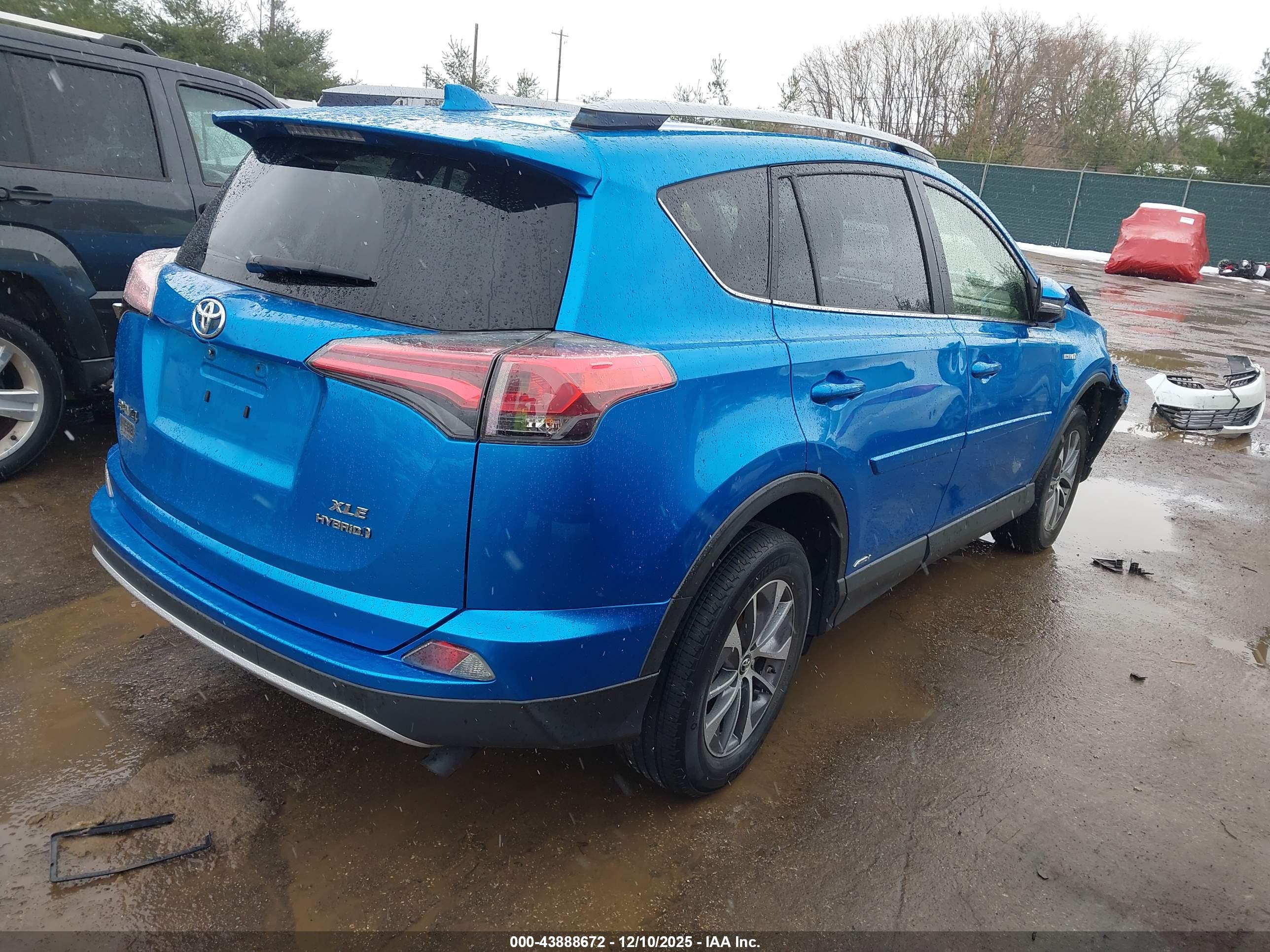 TOYOTA RAV4 image 4