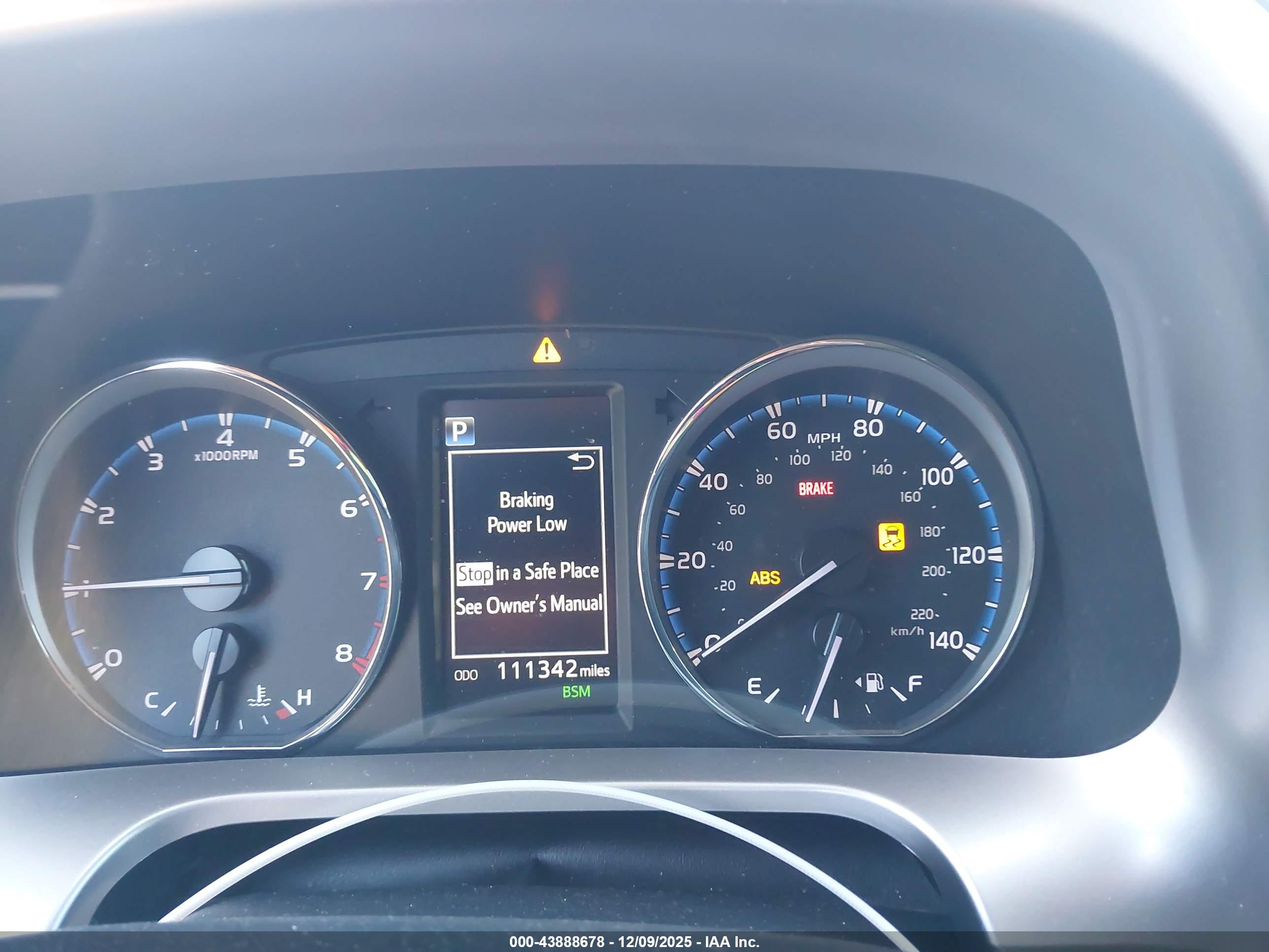 TOYOTA RAV4 image 7