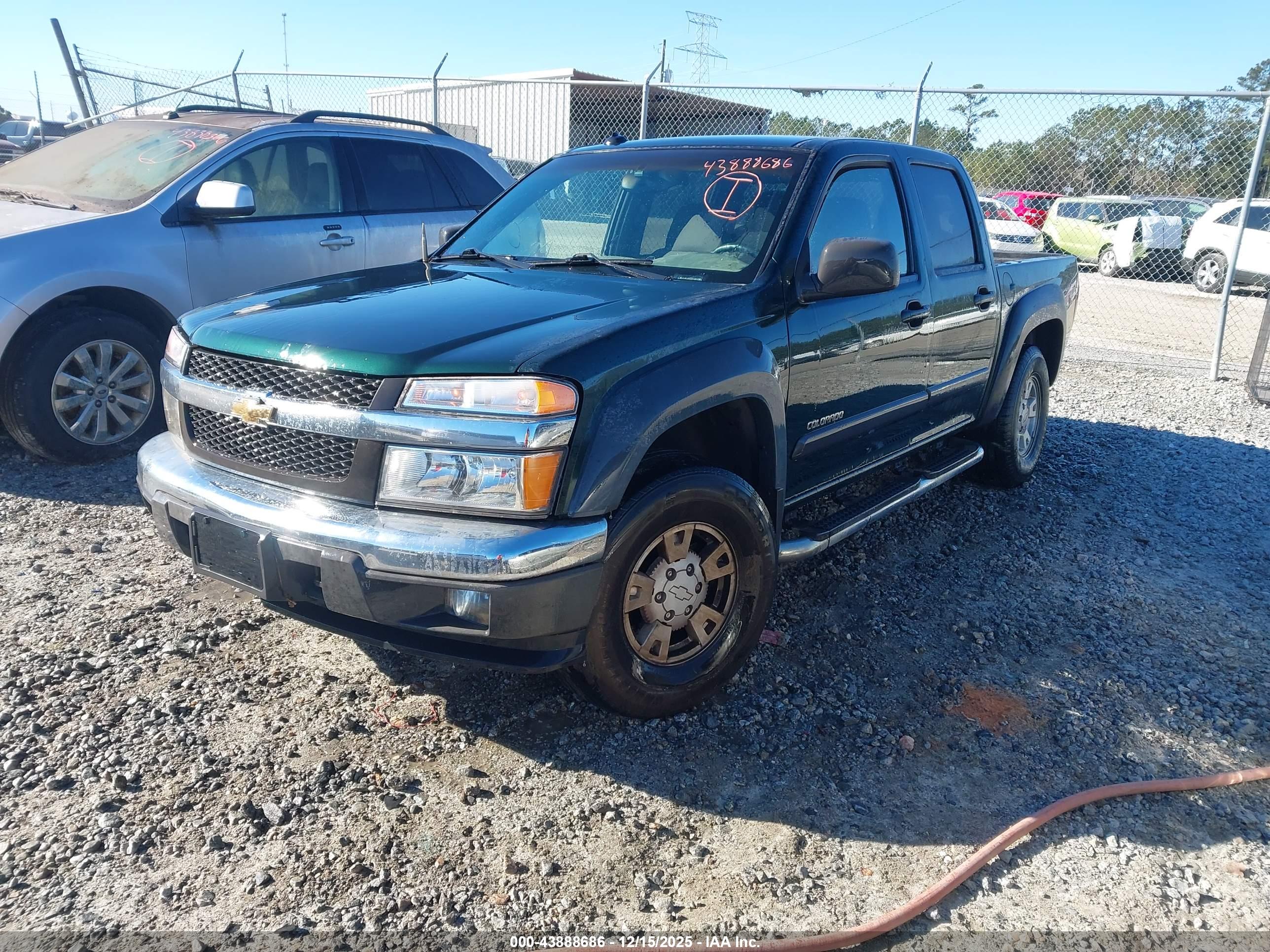 CHEVROLET COLORADO image 2