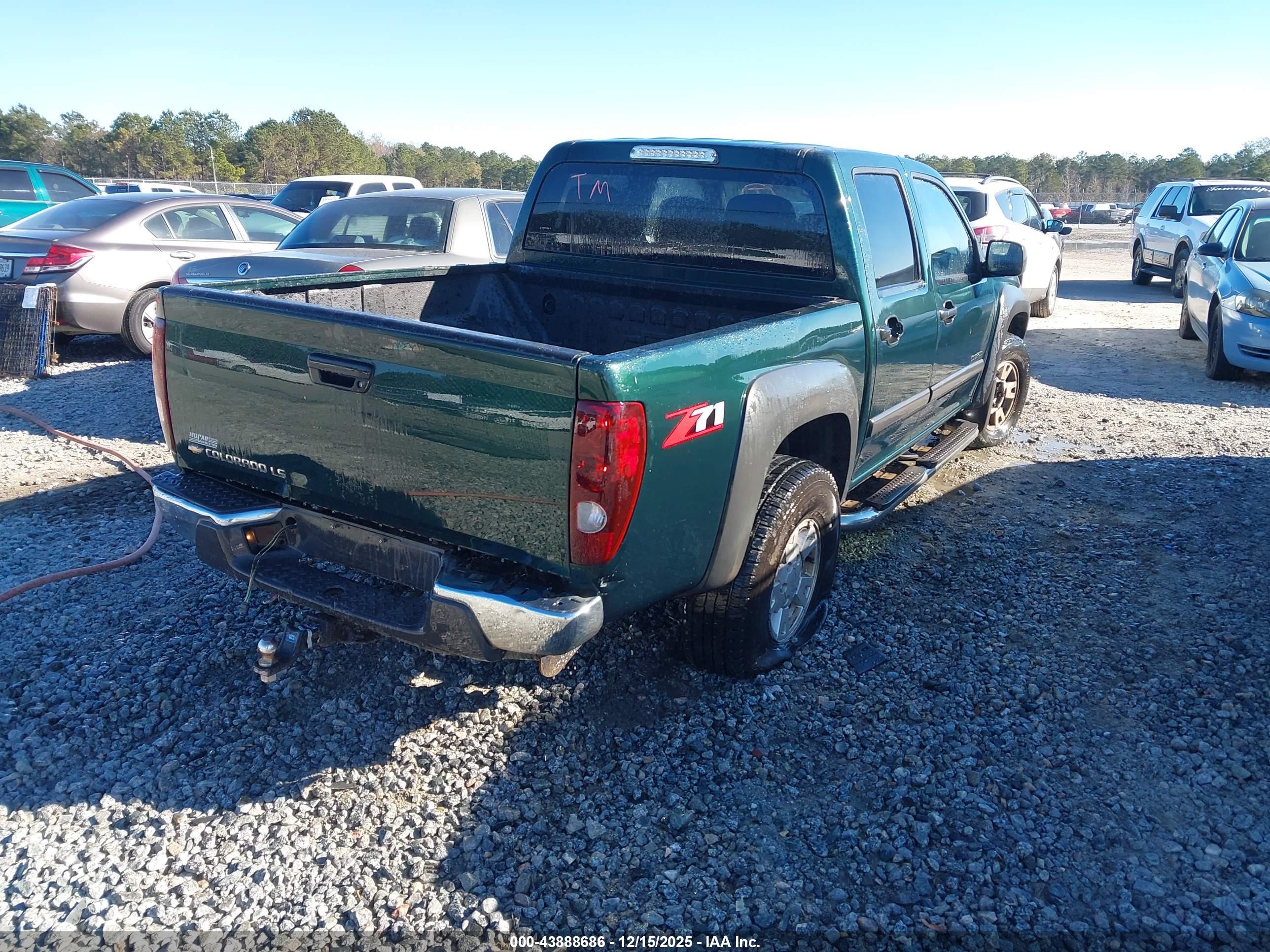 CHEVROLET COLORADO image 4