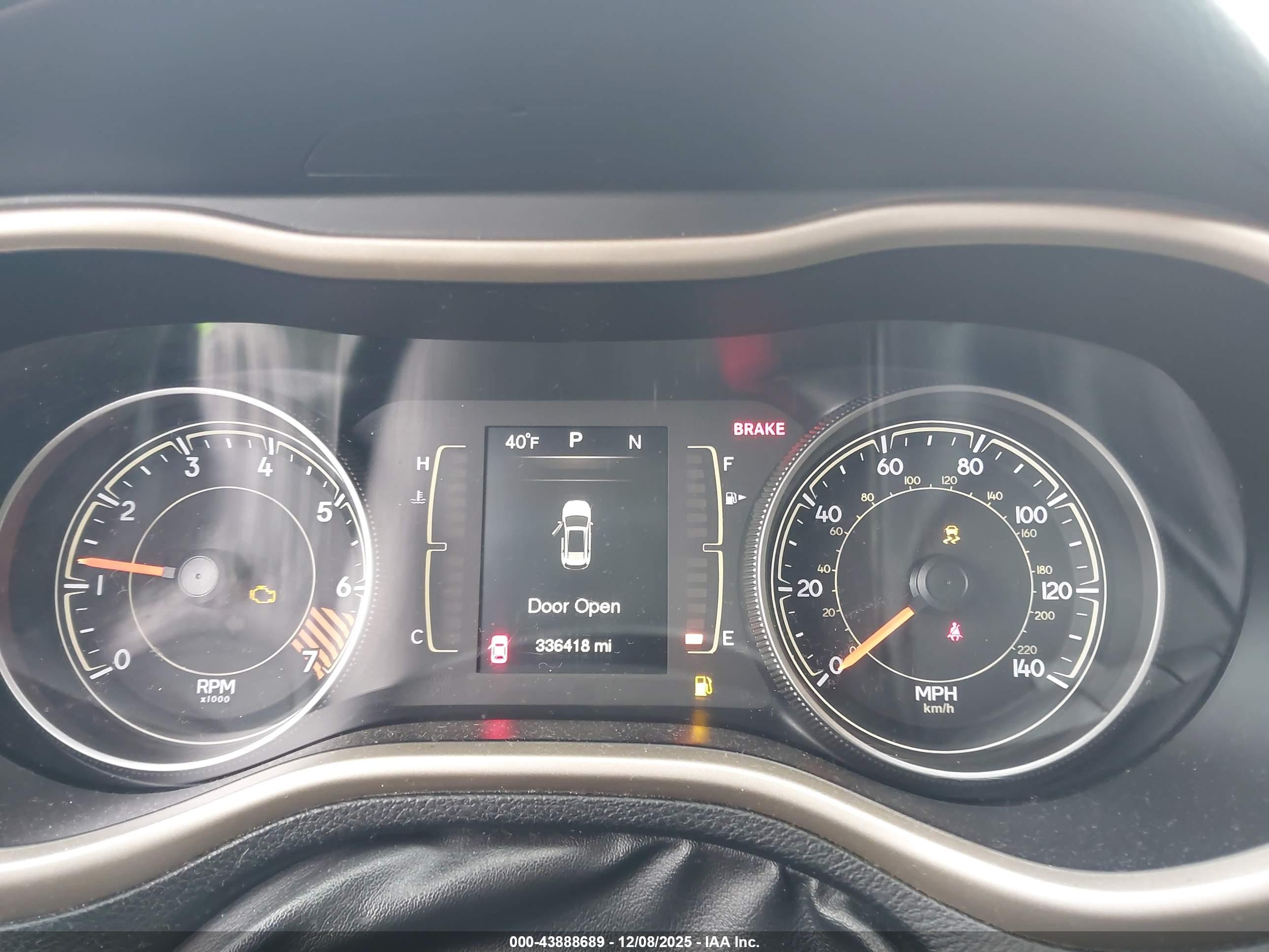 JEEP CHEROKEE image 7