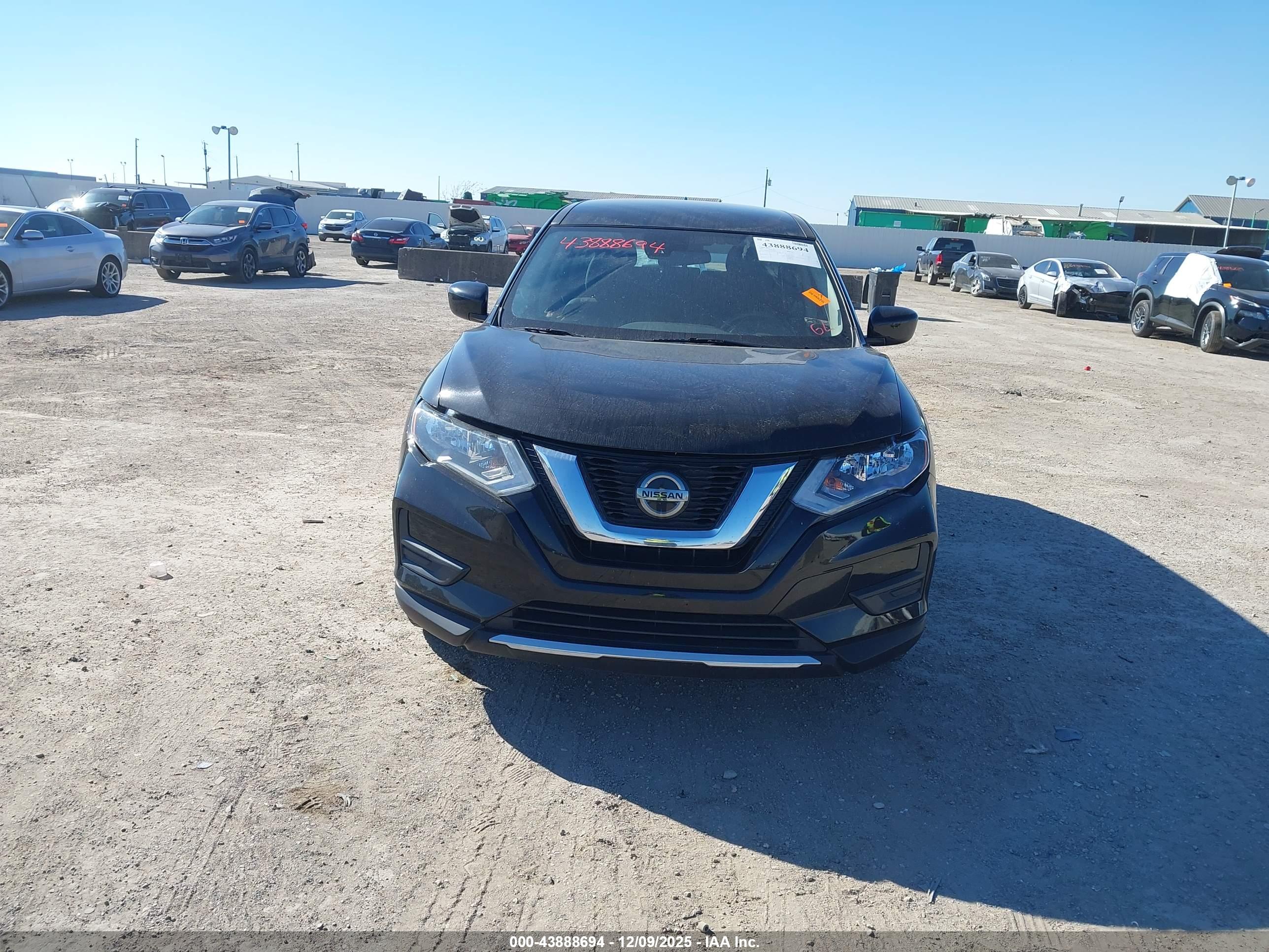 NISSAN ROGUE image 6