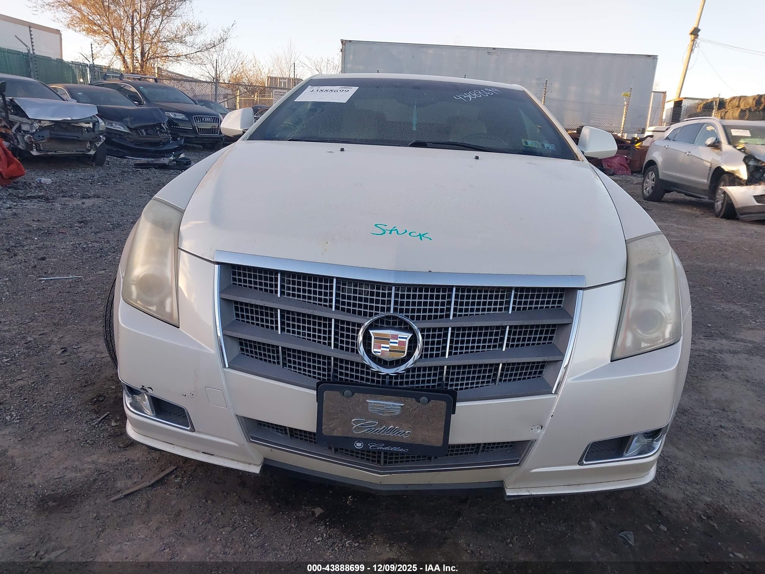 CADILLAC CTS image 6