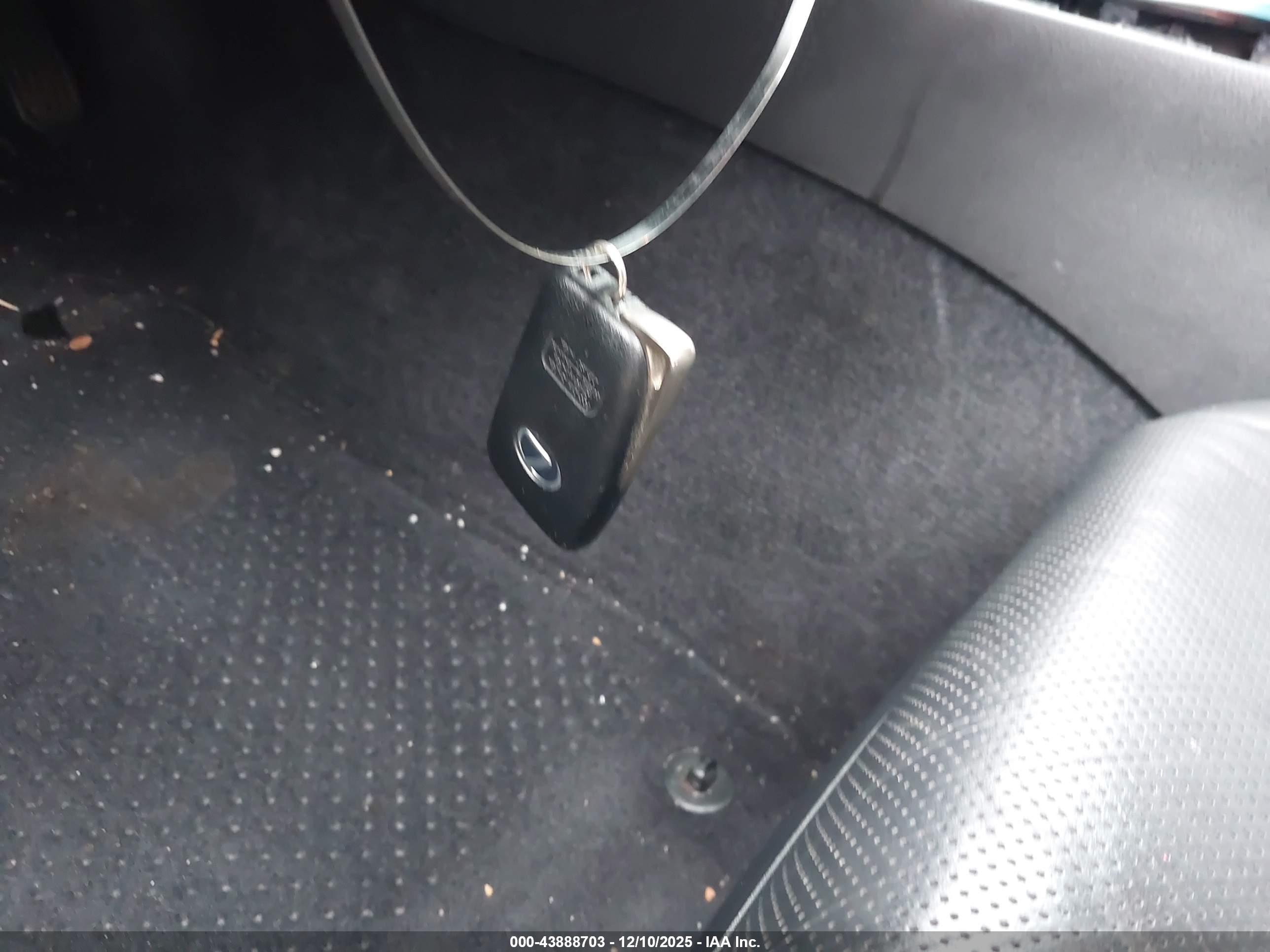 LEXUS ES image 11