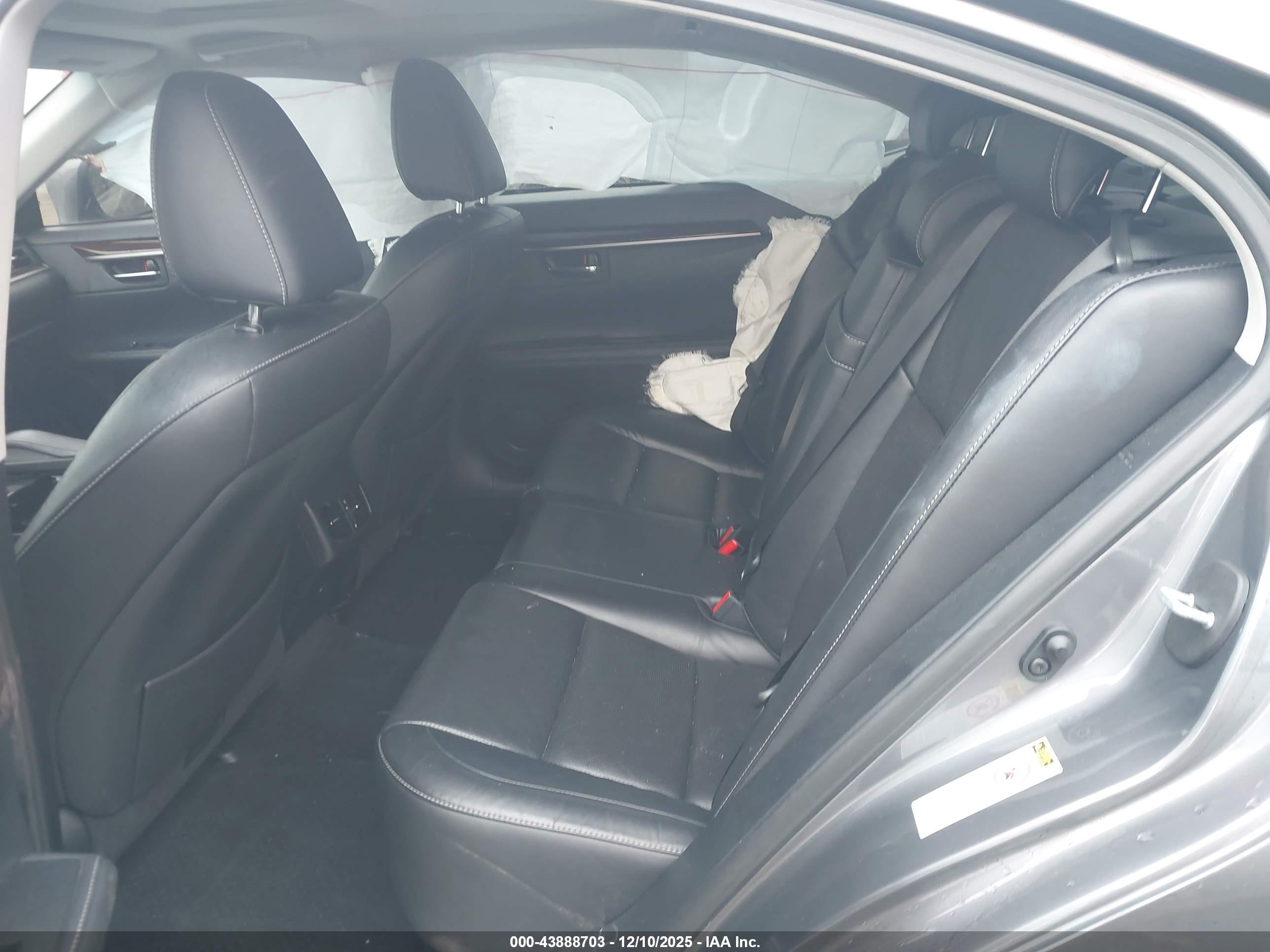 LEXUS ES image 8