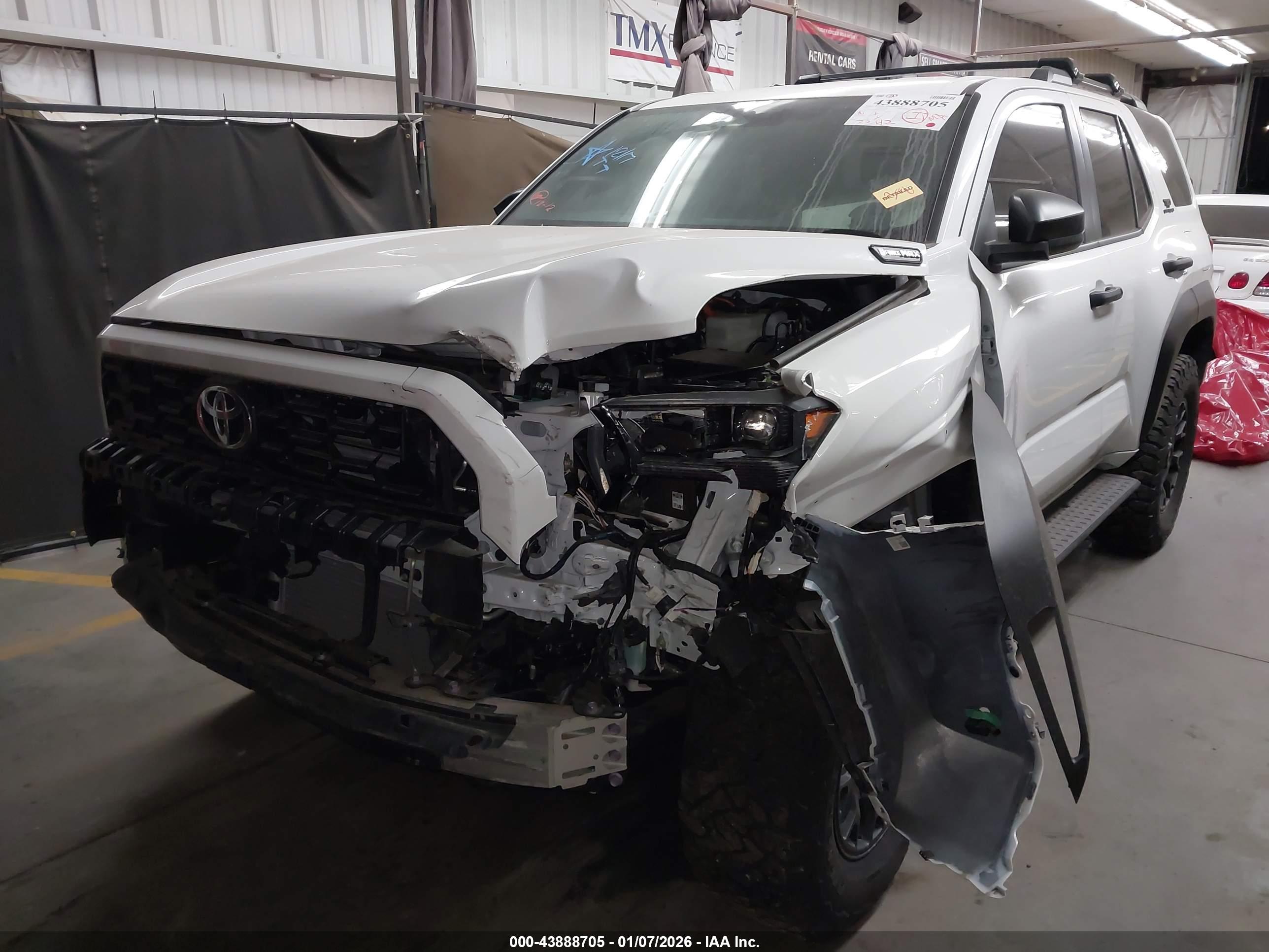 TOYOTA 4RUNNER image 2