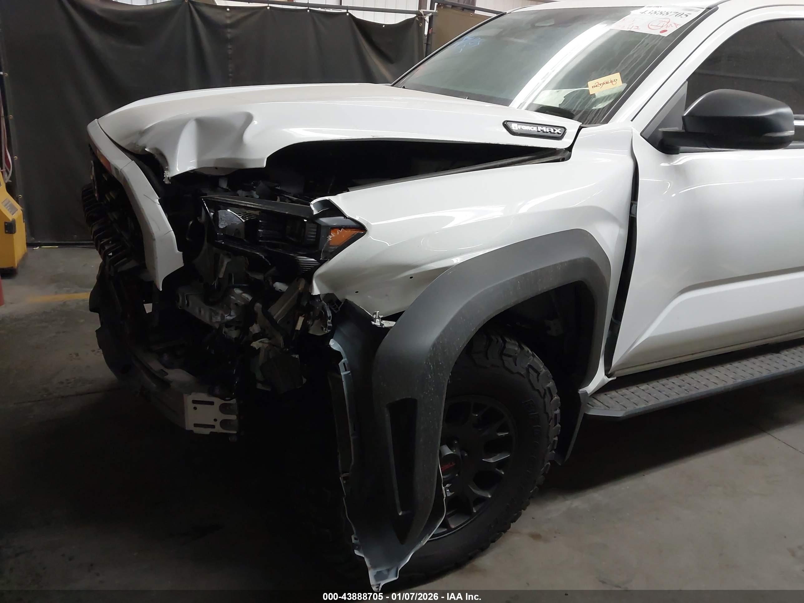 TOYOTA 4RUNNER image 6