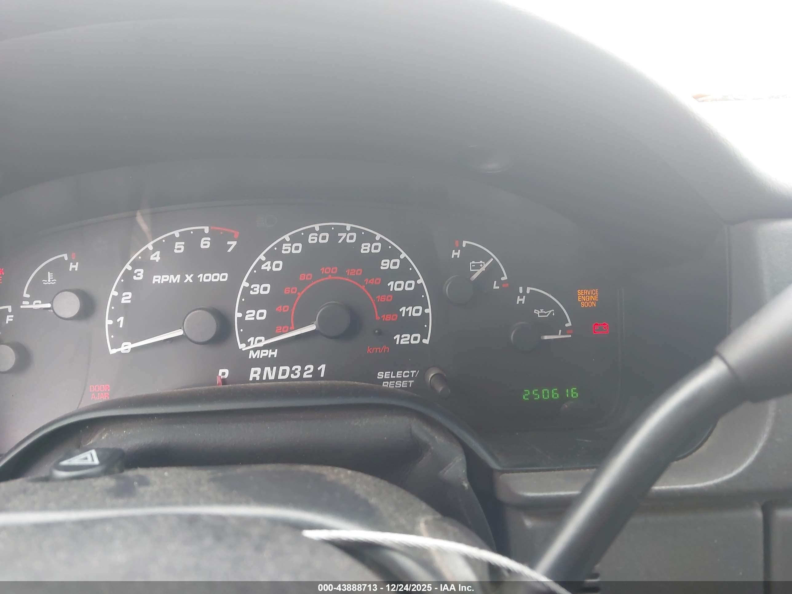 FORD EXPLORER image 7