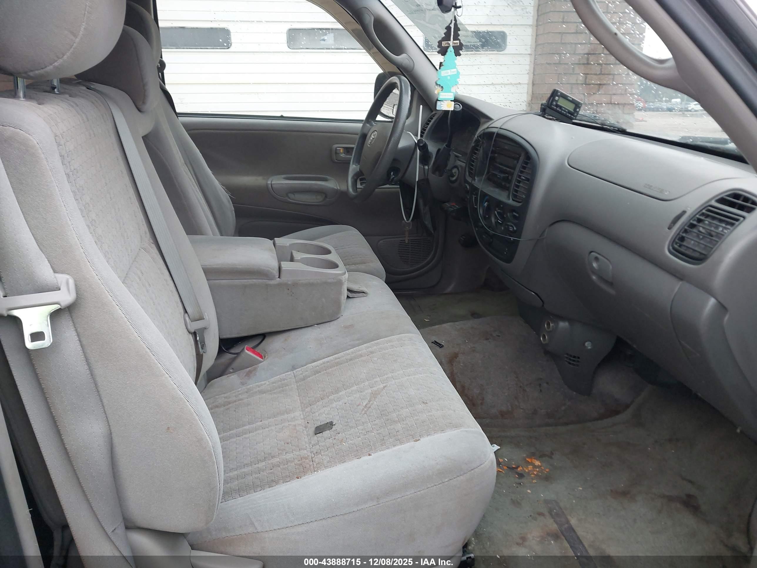 TOYOTA TUNDRA image 5