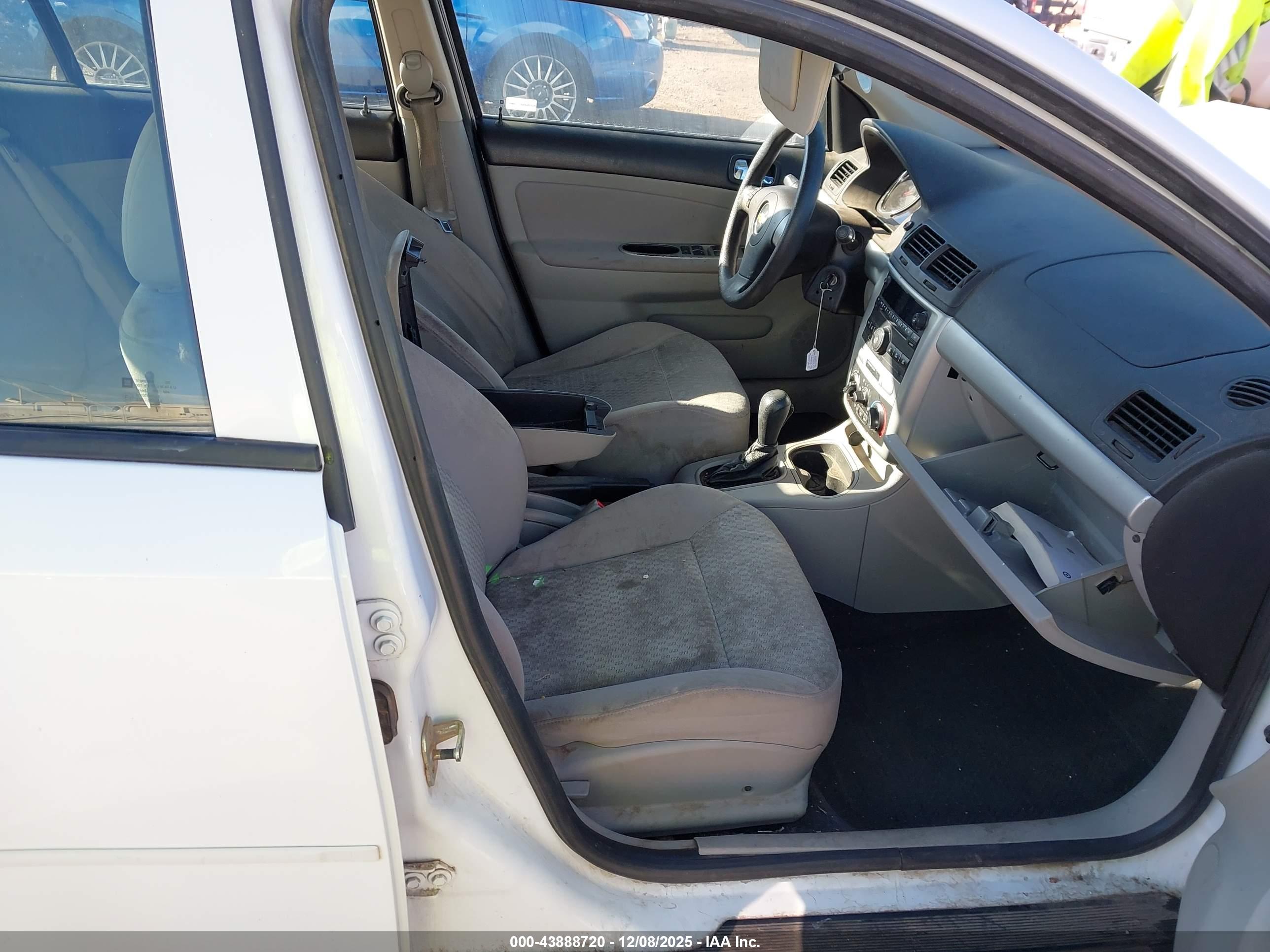 CHEVROLET COBALT image 5