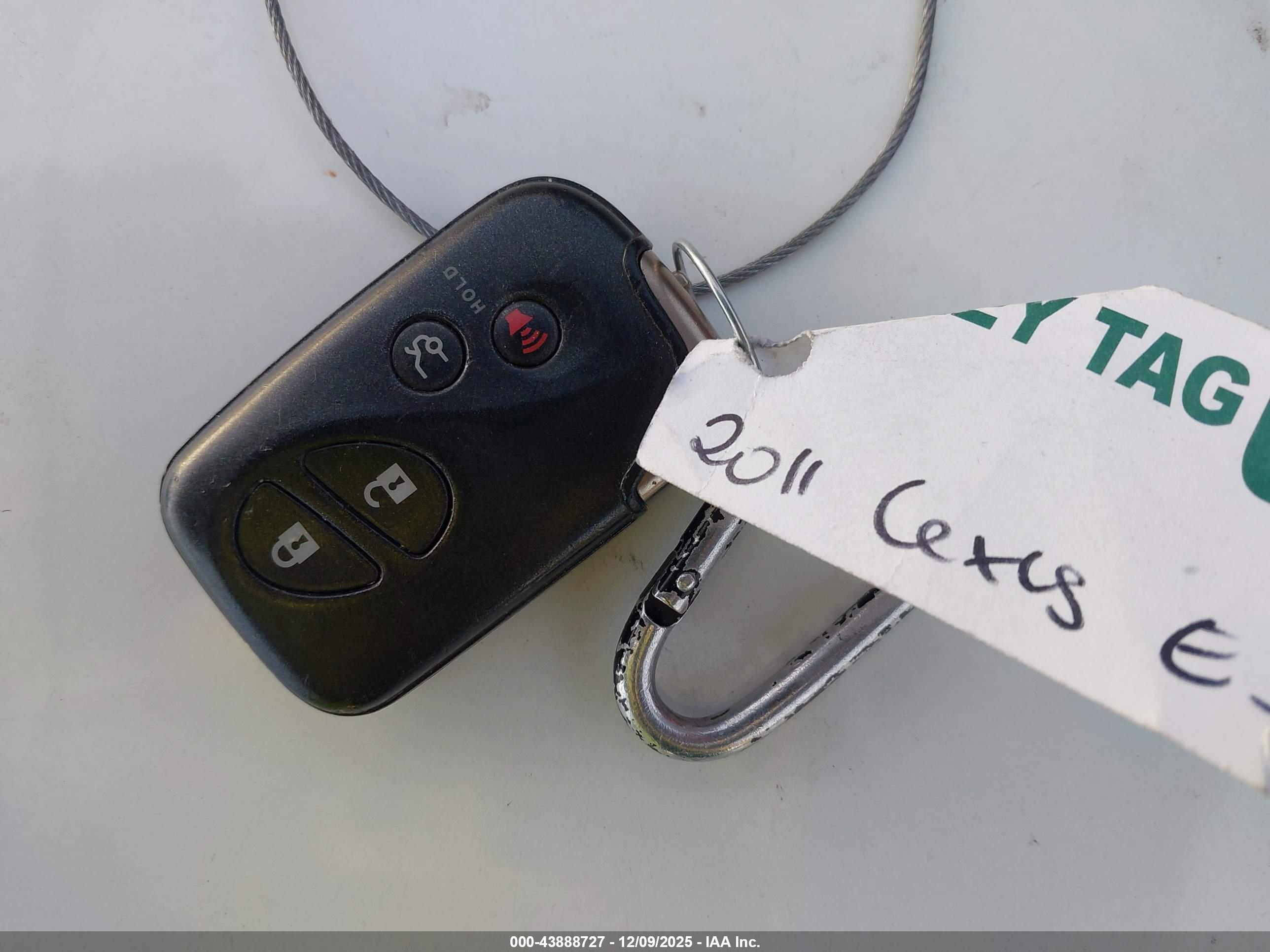 LEXUS ES image 11