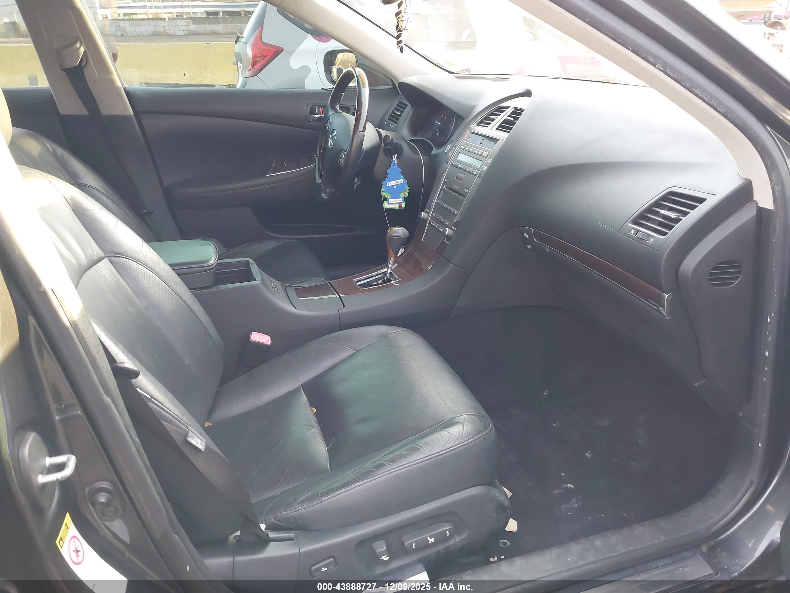 LEXUS ES image 5