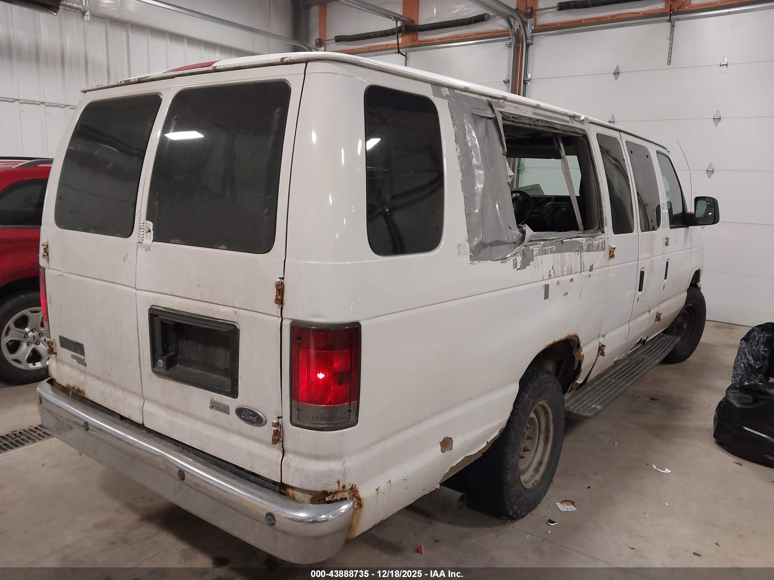 FORD E-350 image 4