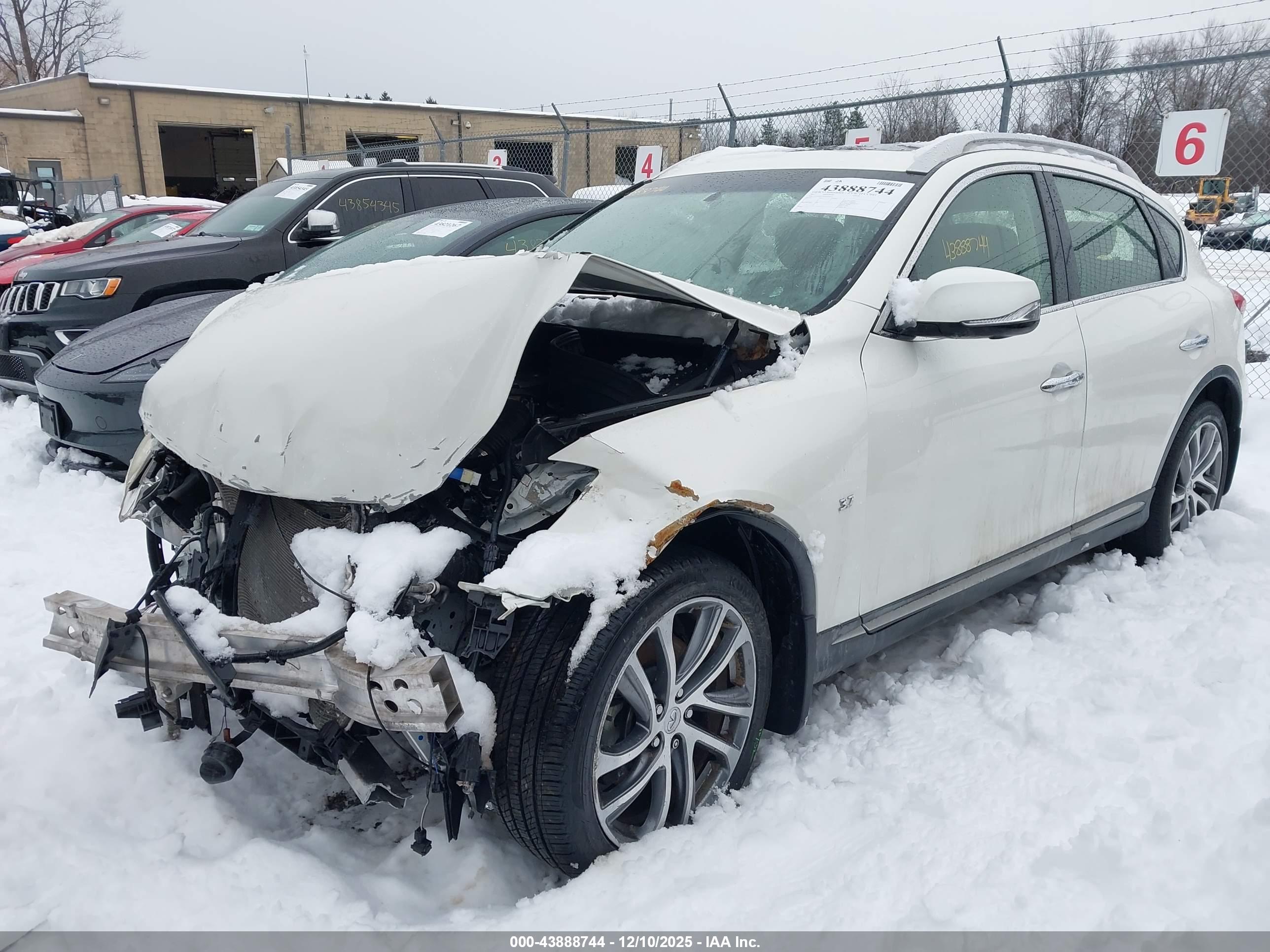 INFINITI QX50 image 2