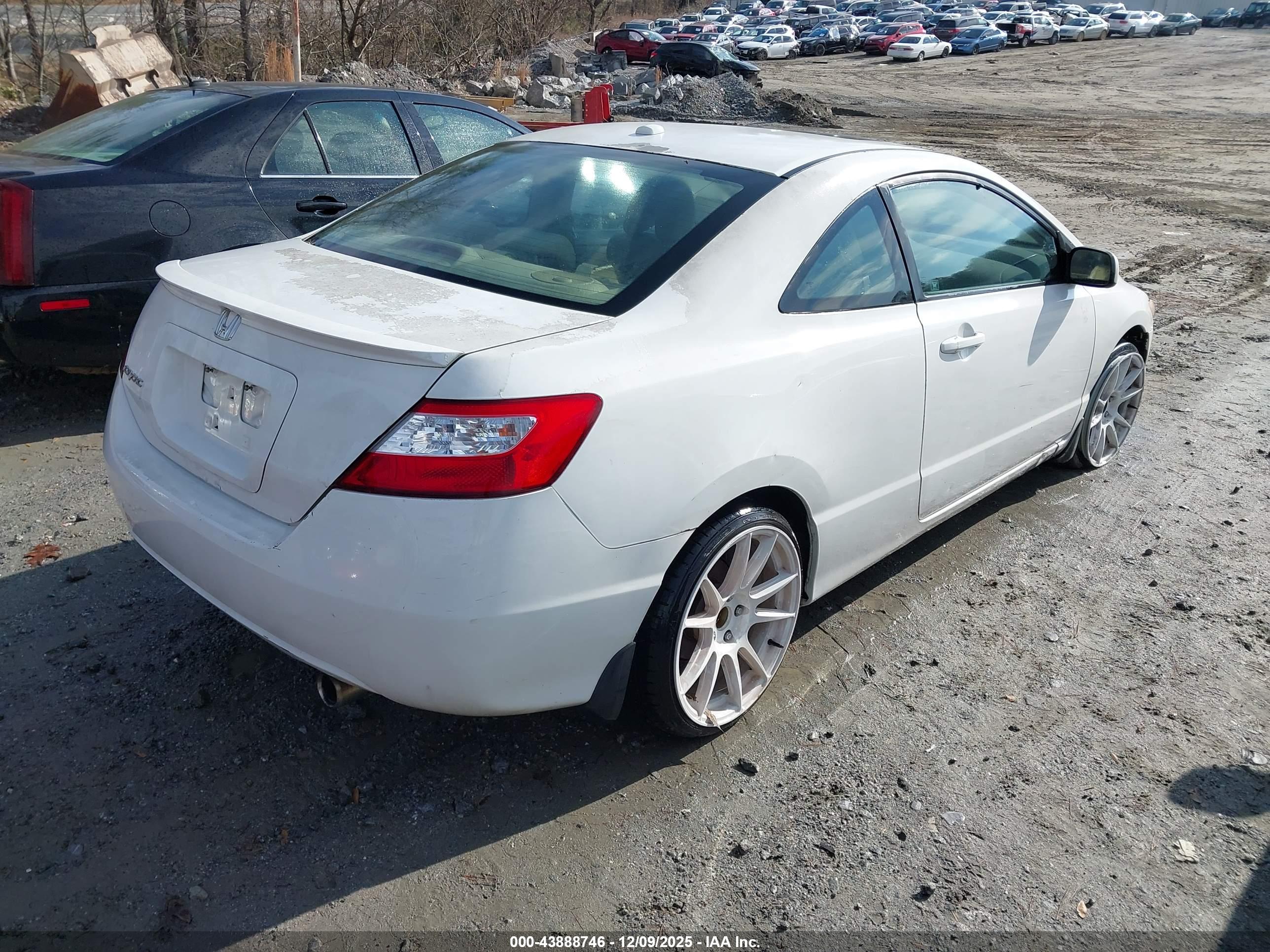 HONDA CIVIC image 4