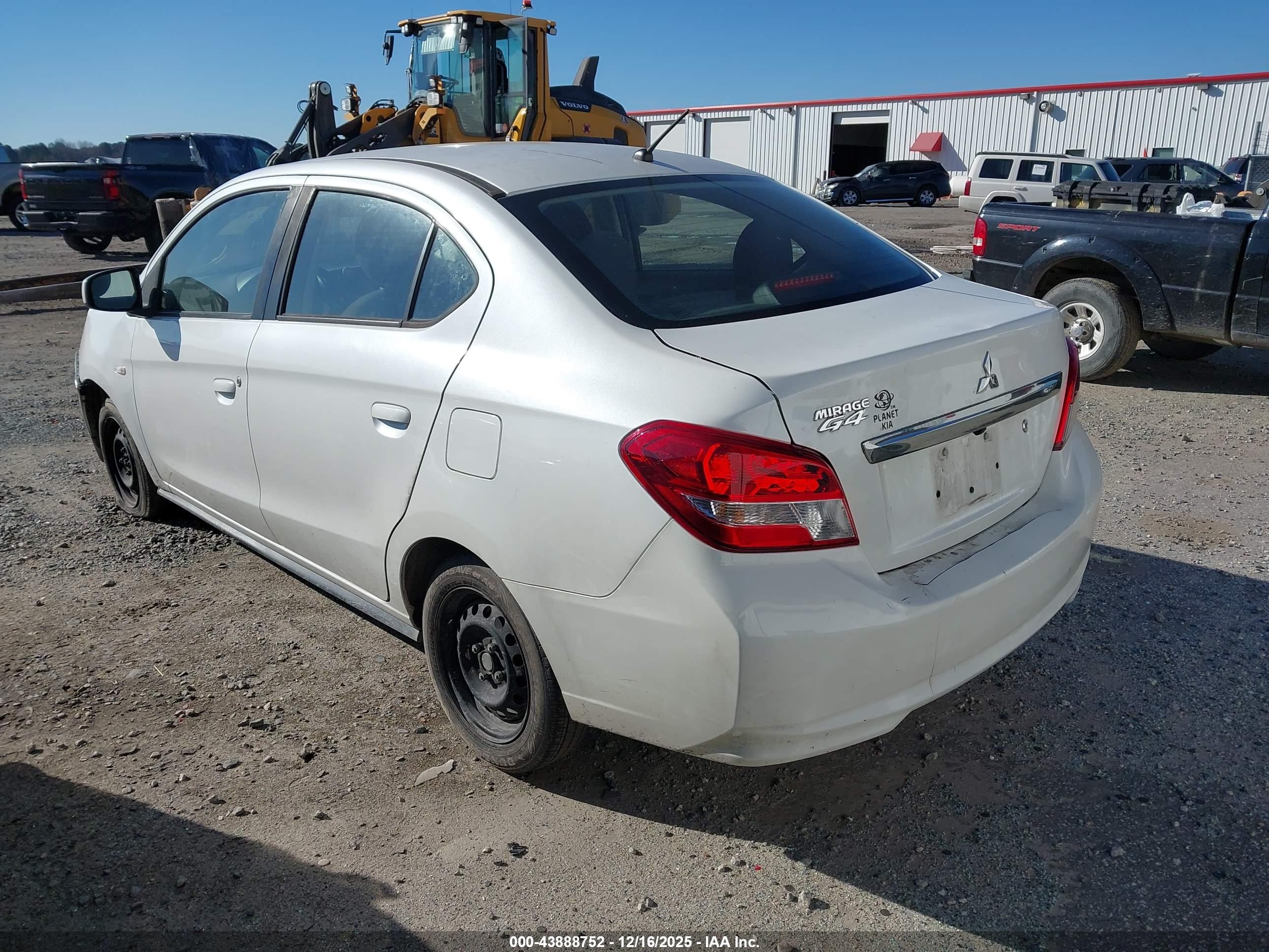 MITSUBISHI MIRAGE image 3