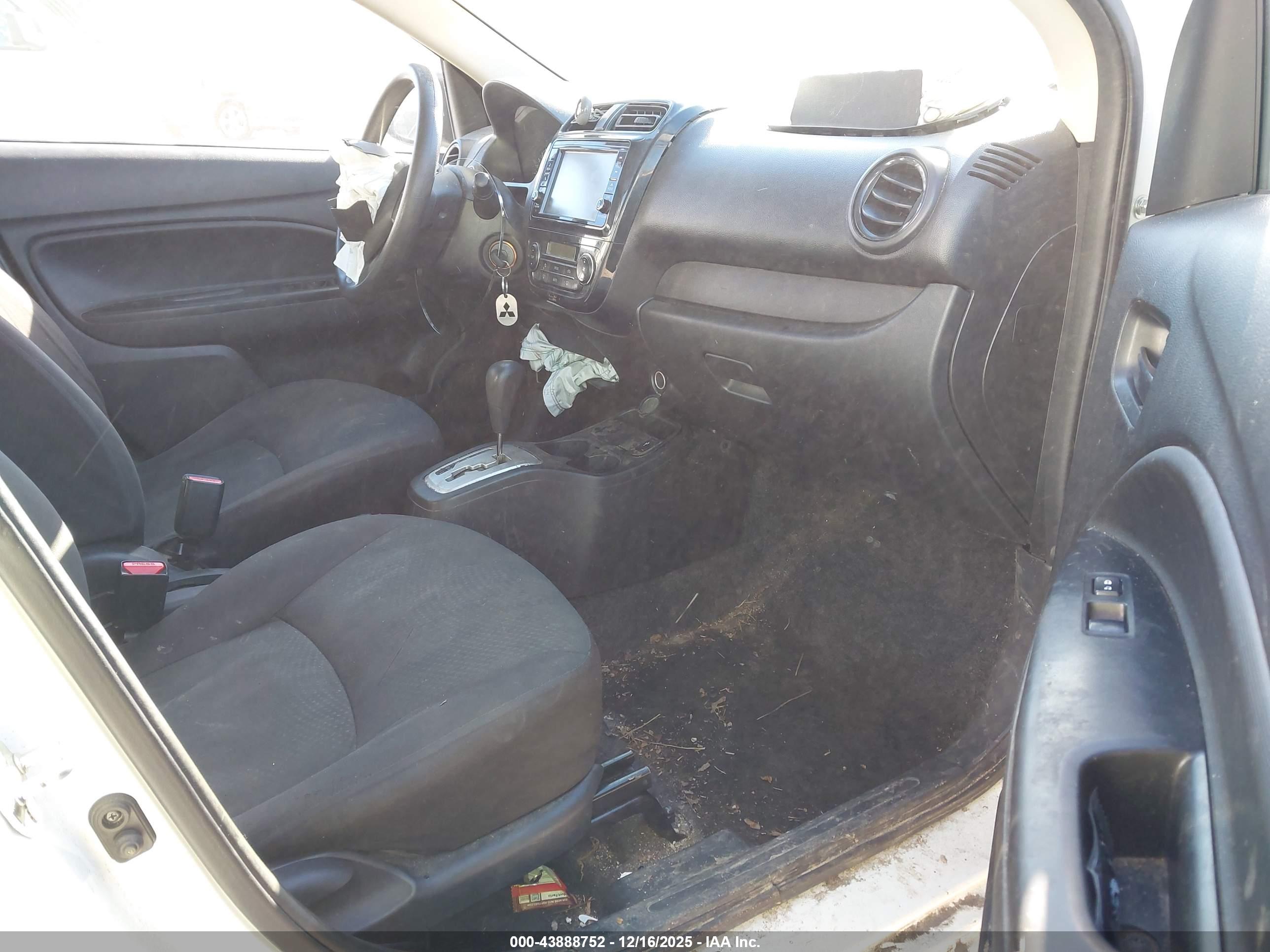MITSUBISHI MIRAGE image 5
