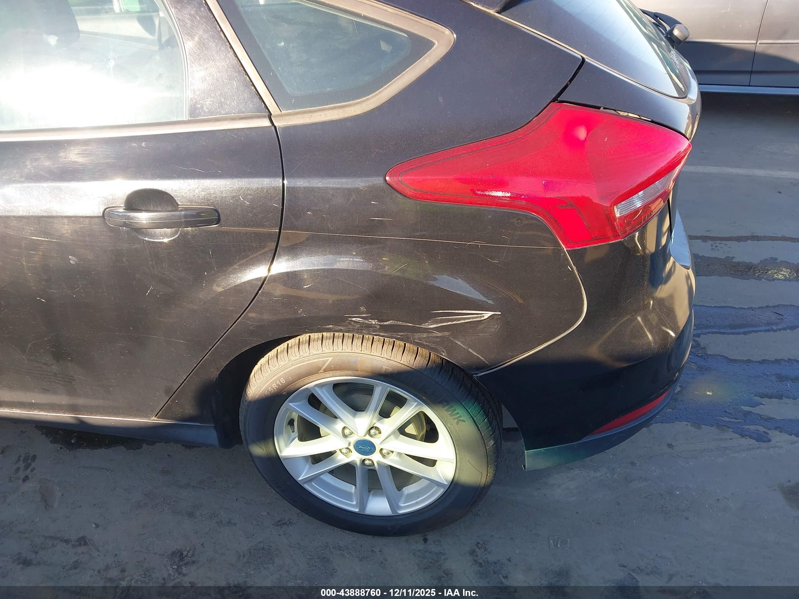 FORD FOCUS image 6