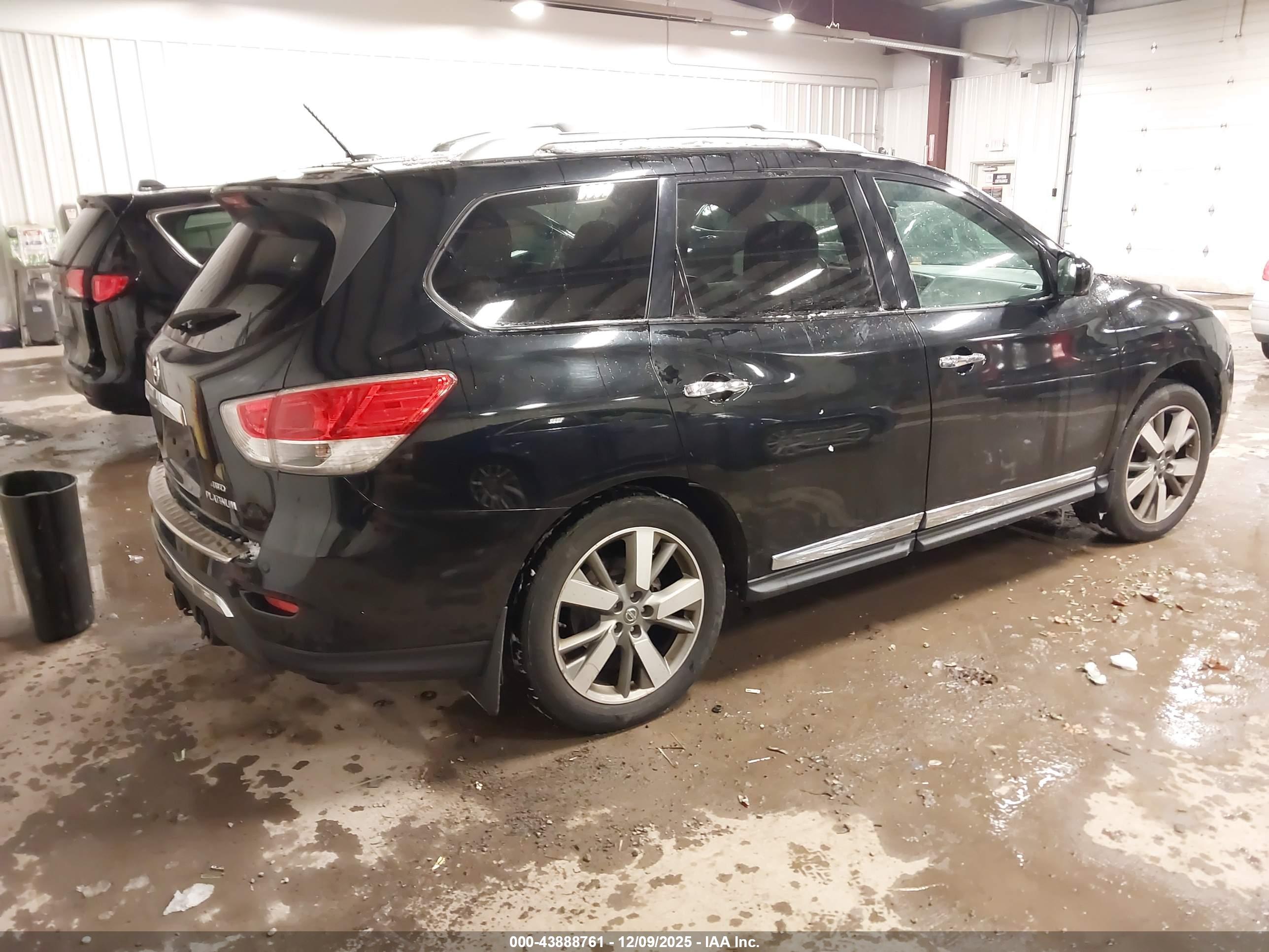 NISSAN PATHFINDER image 4
