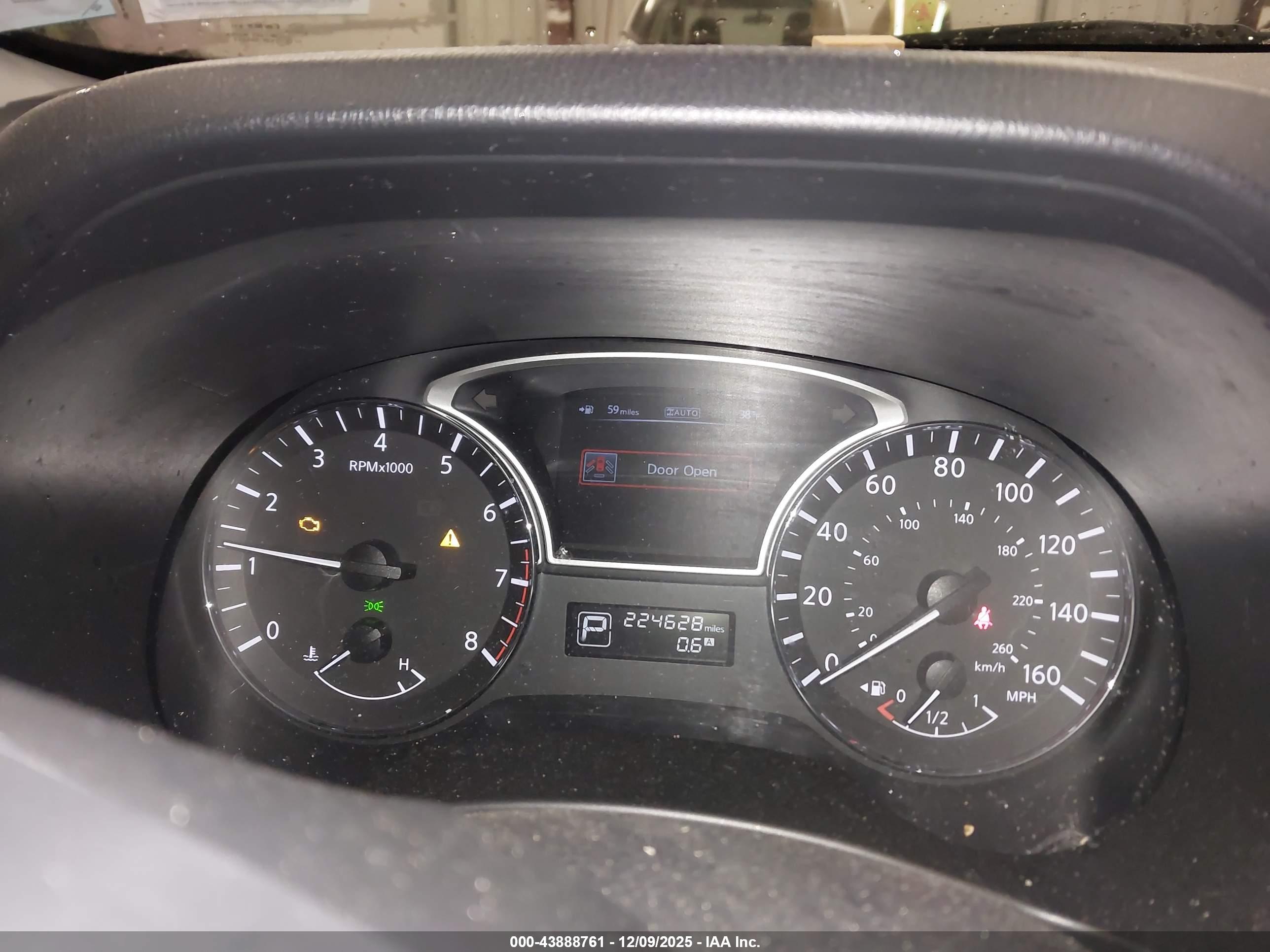NISSAN PATHFINDER image 7
