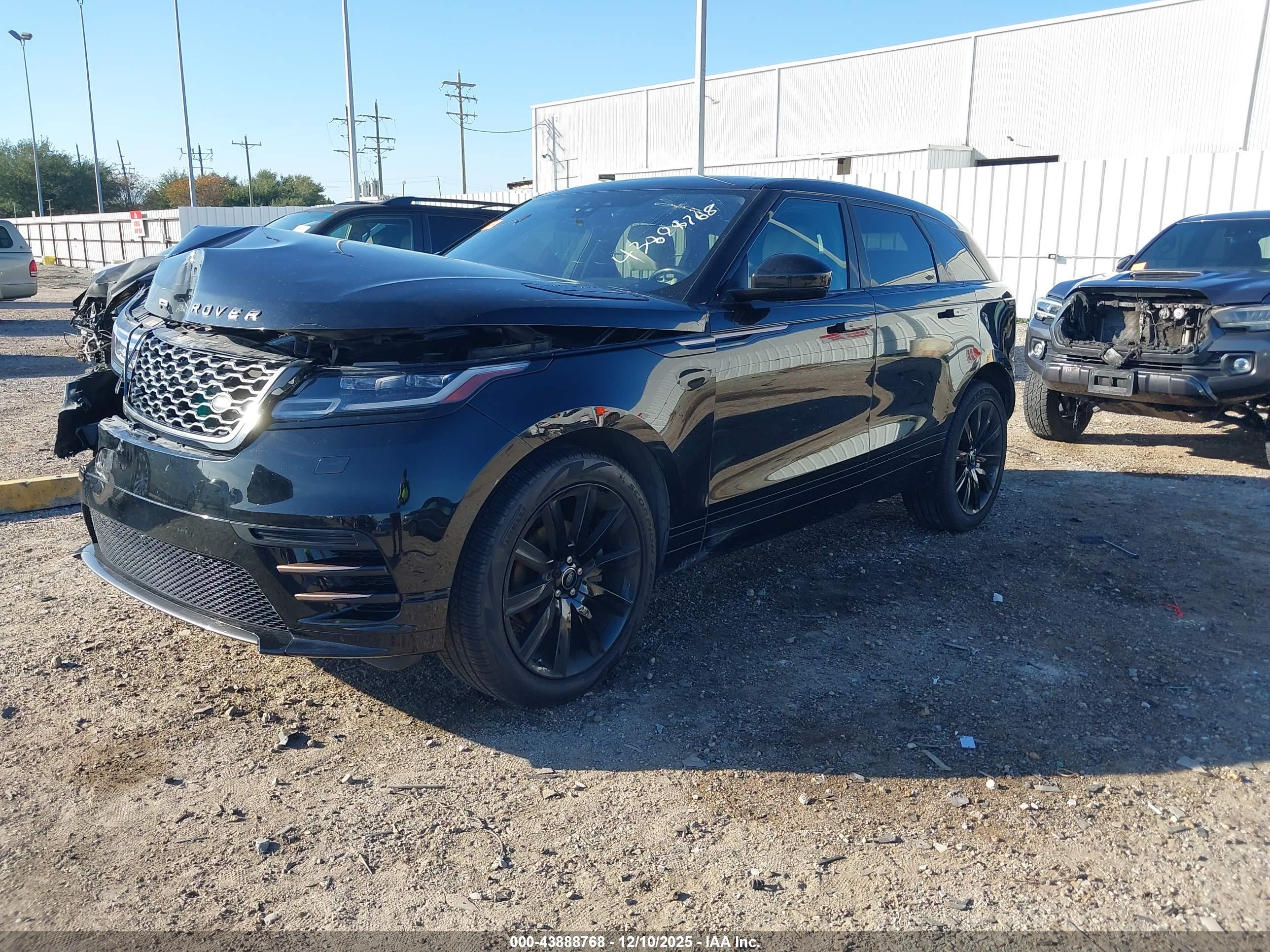 LAND ROVER image 2