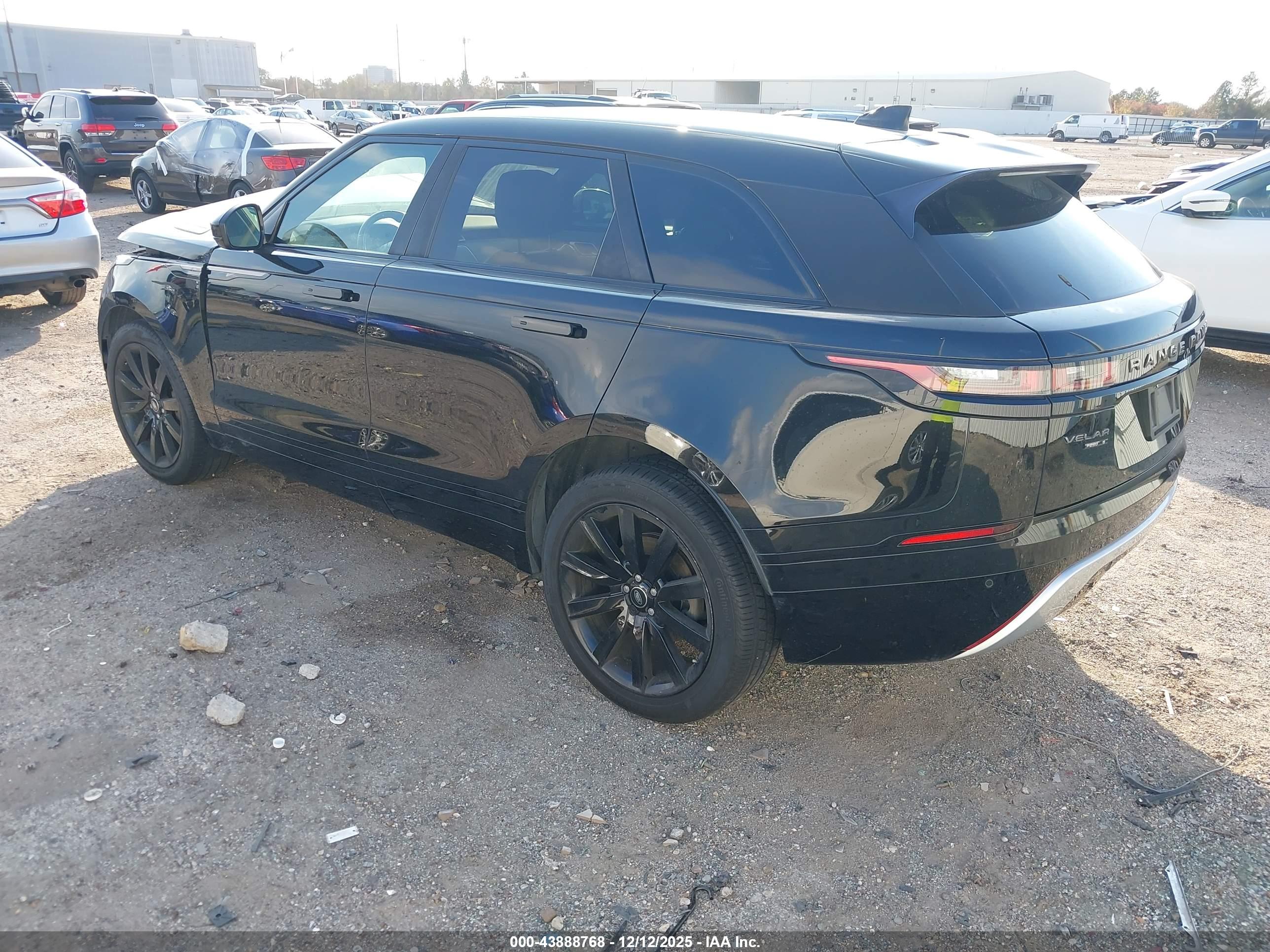 LAND ROVER image 3