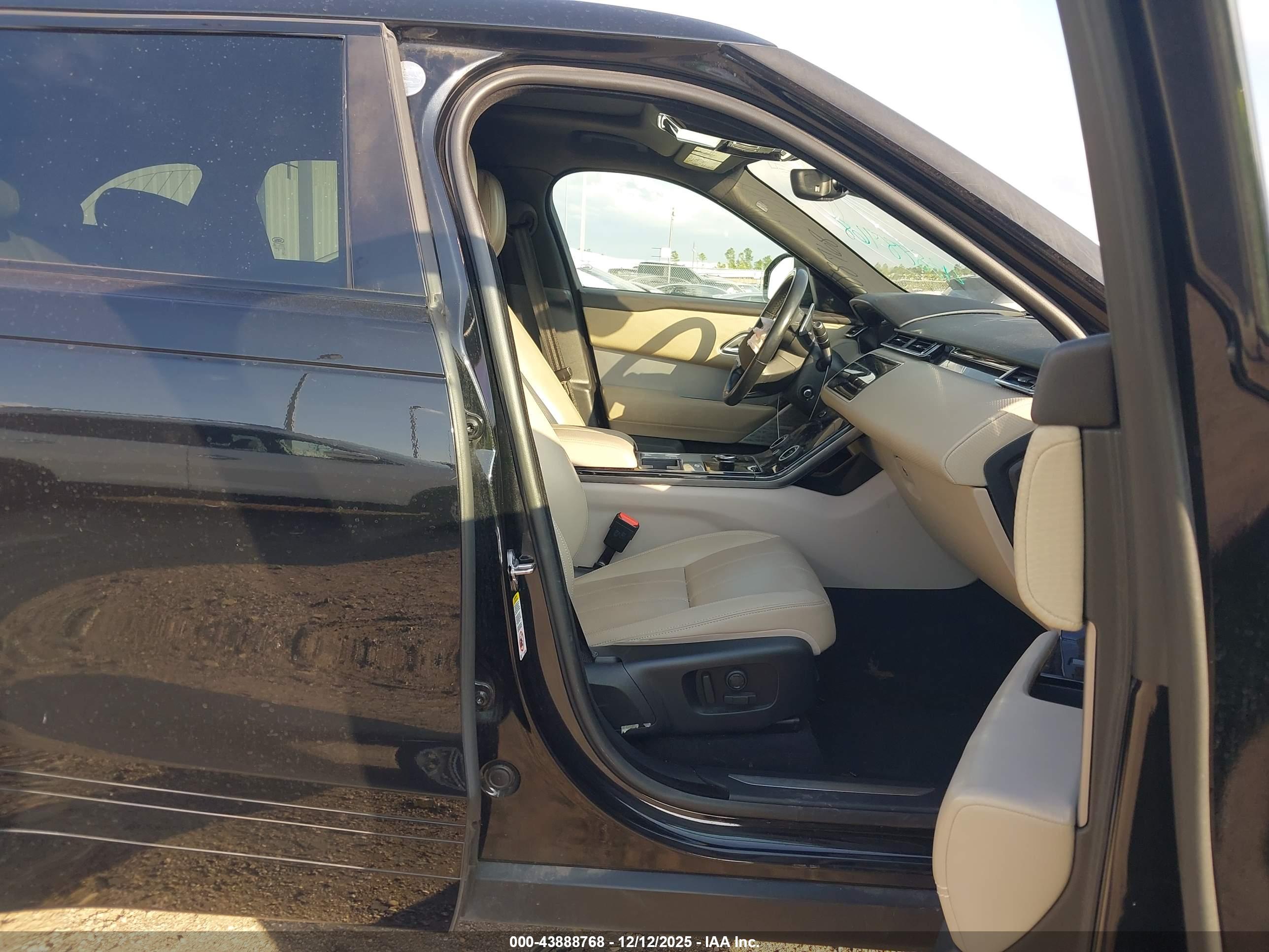 LAND ROVER image 5