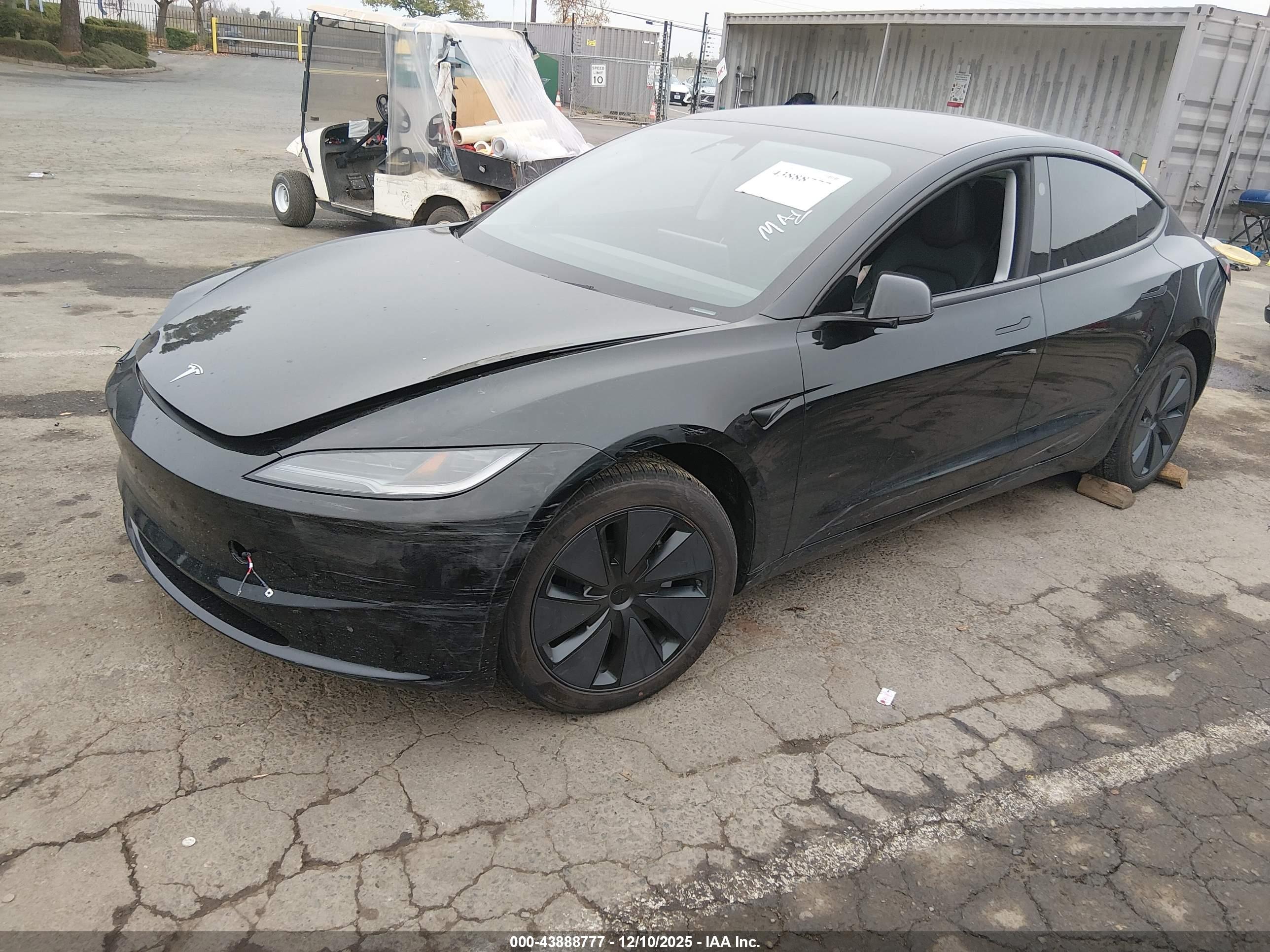 TESLA MODEL image 2