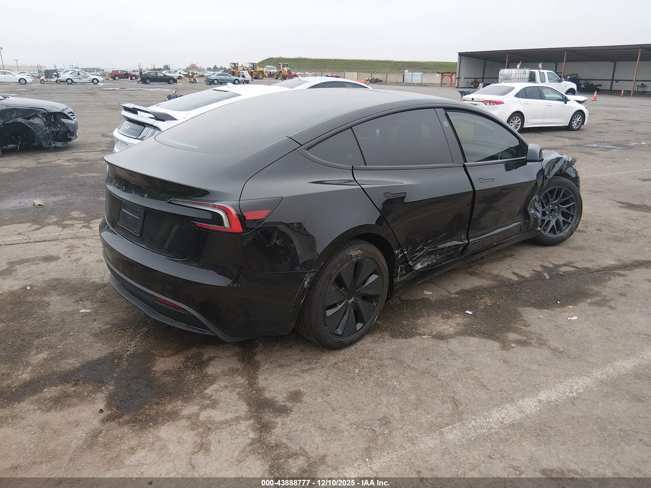 TESLA MODEL image 4