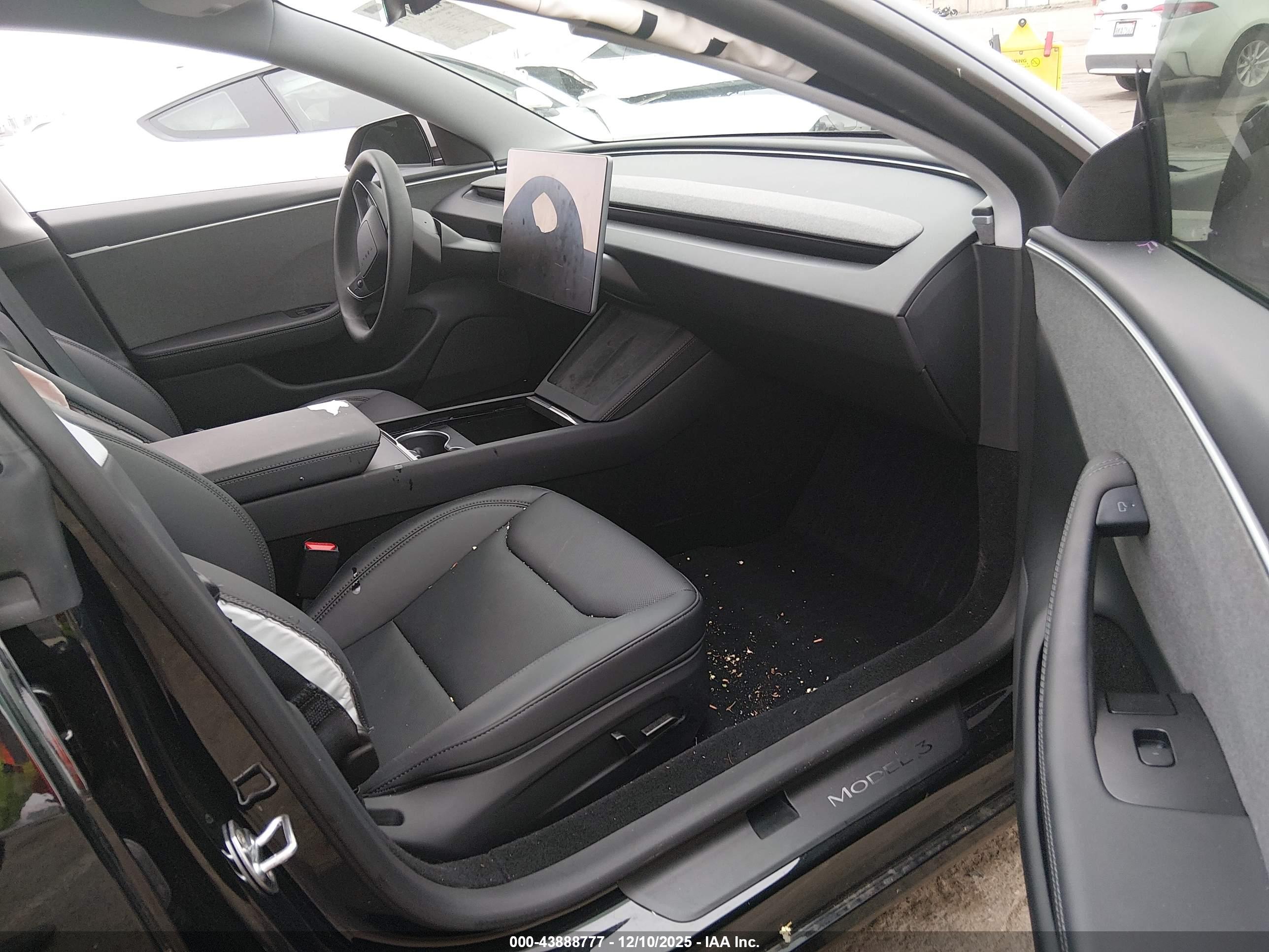 TESLA MODEL image 5