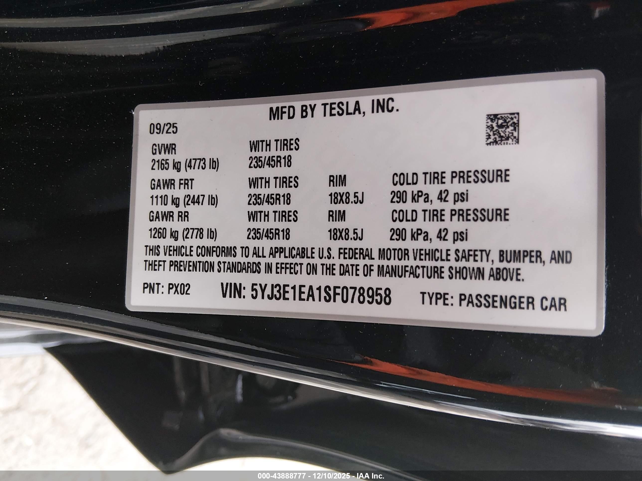 TESLA MODEL image 9