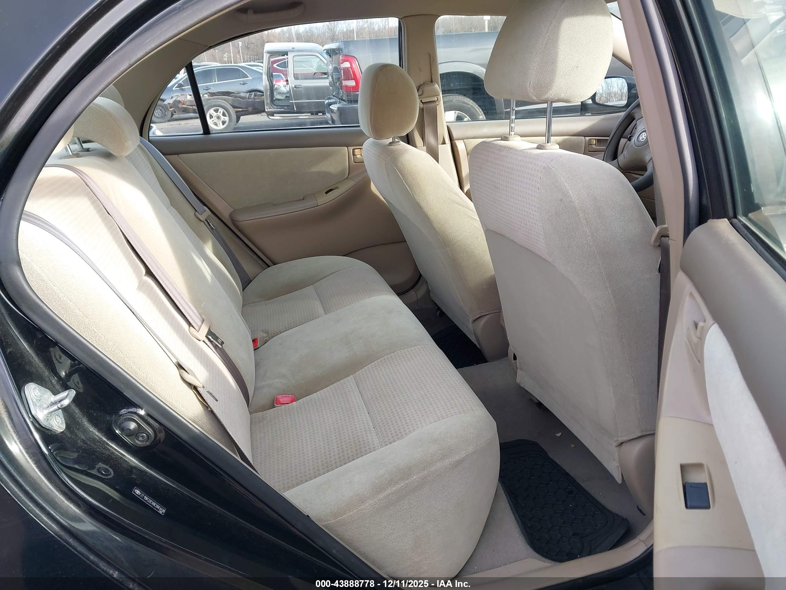 TOYOTA COROLLA image 8