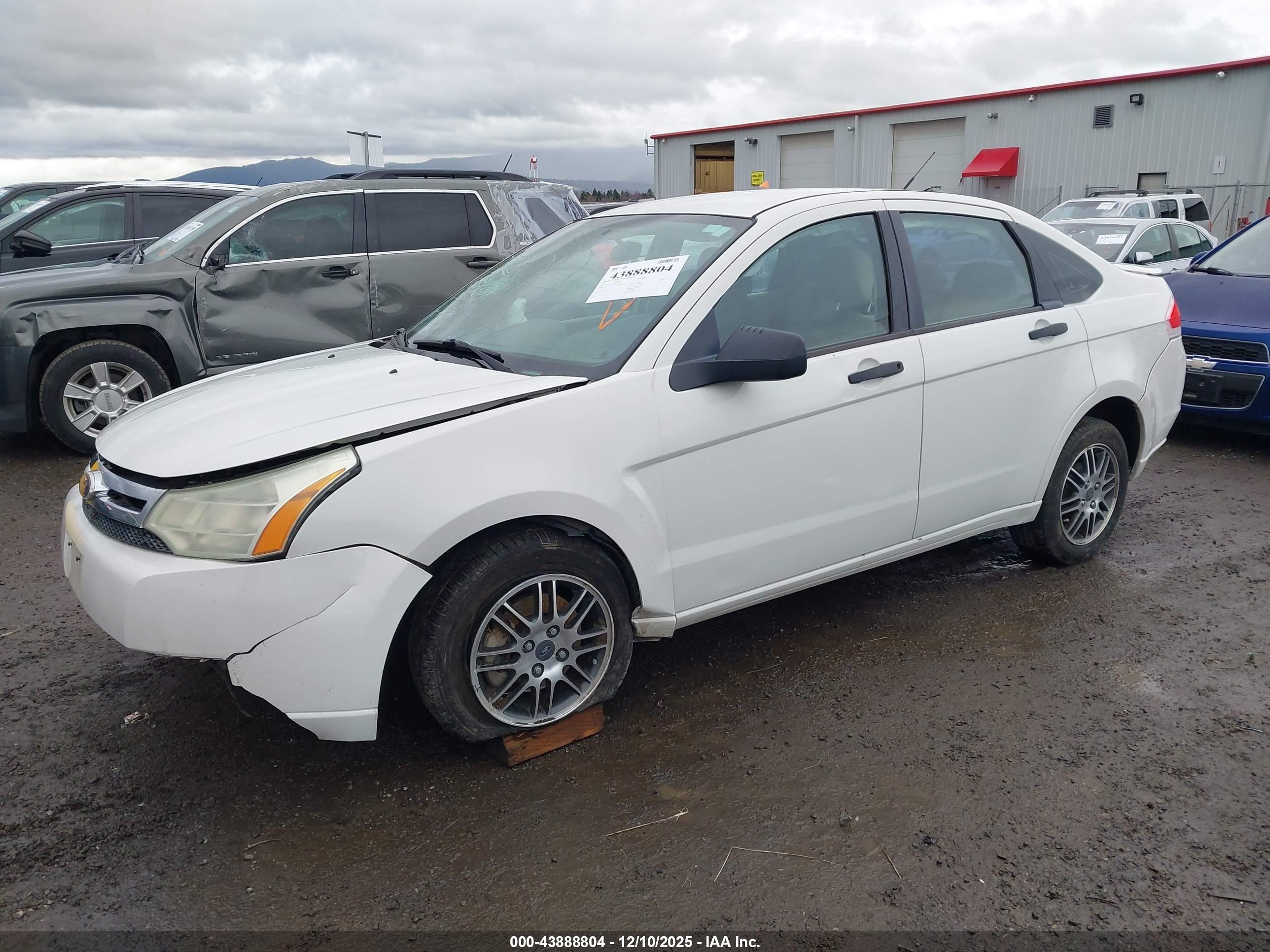 FORD FOCUS image 2