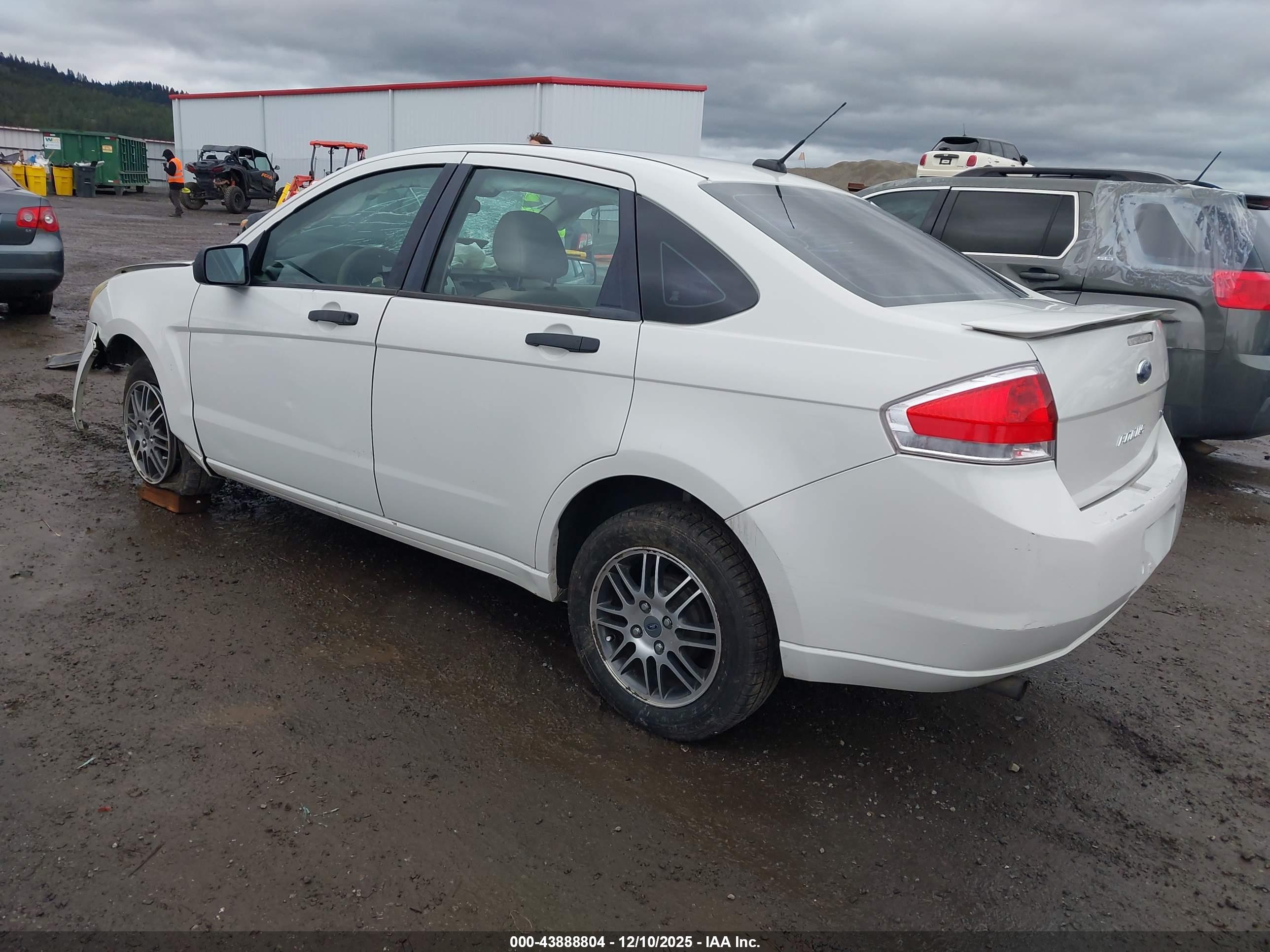 FORD FOCUS image 3