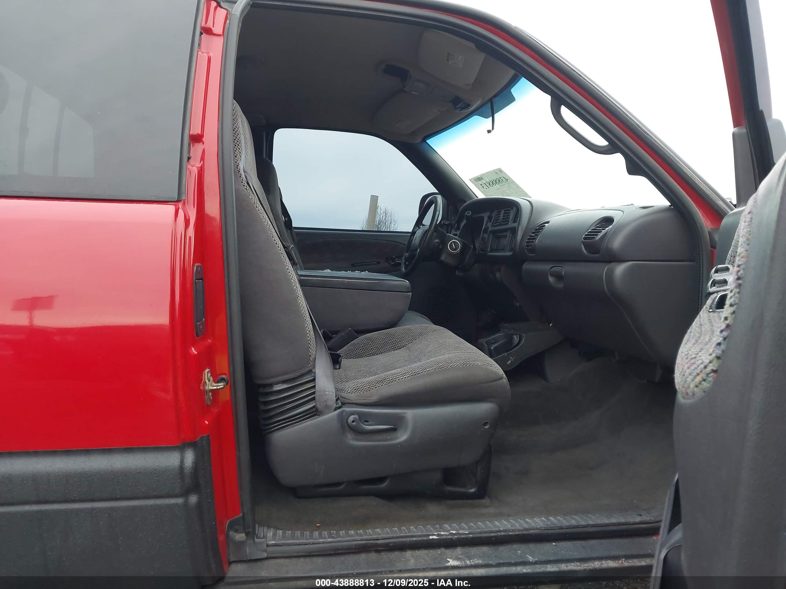 DODGE RAM image 5
