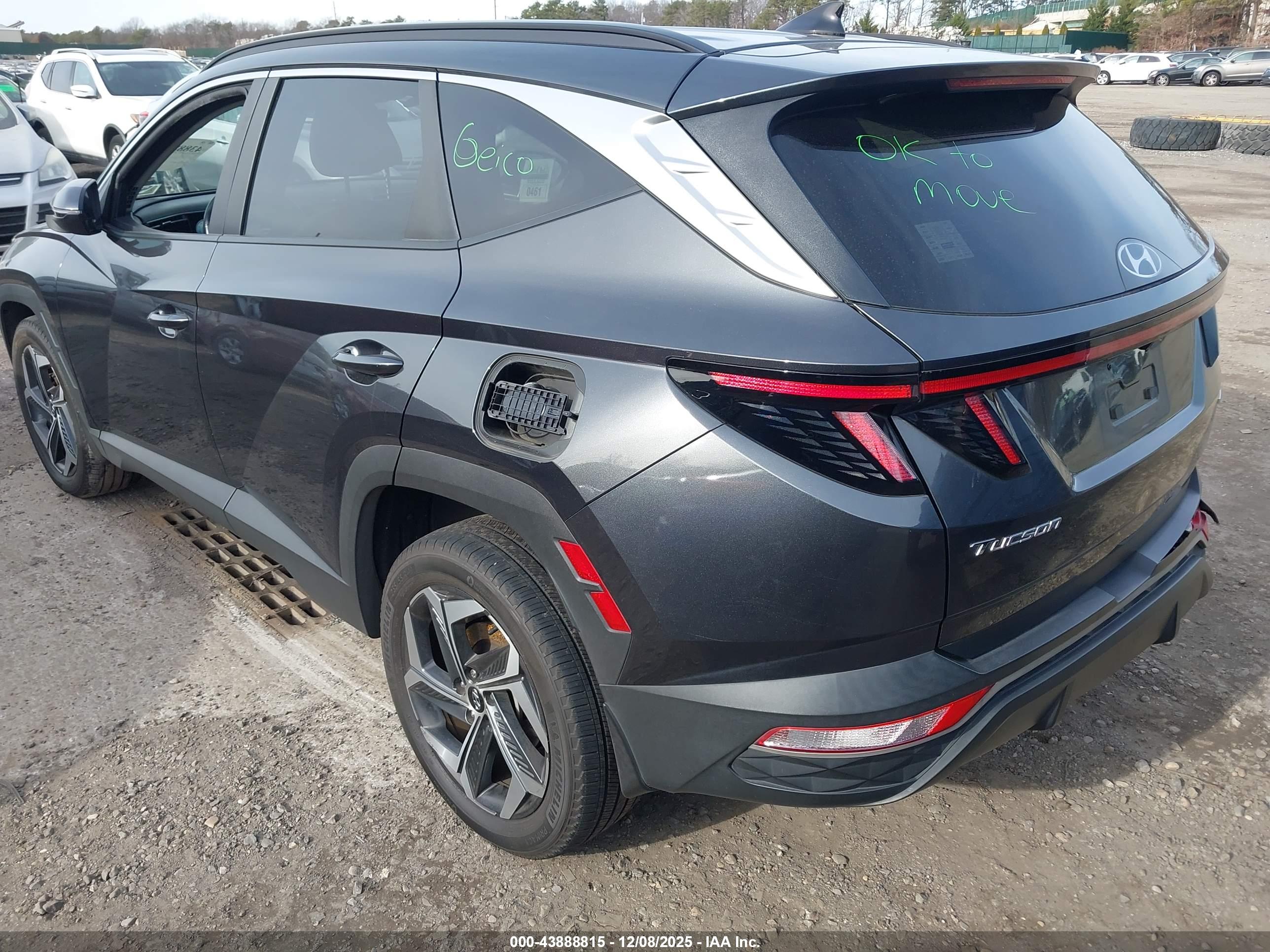 HYUNDAI TUCSON image 3