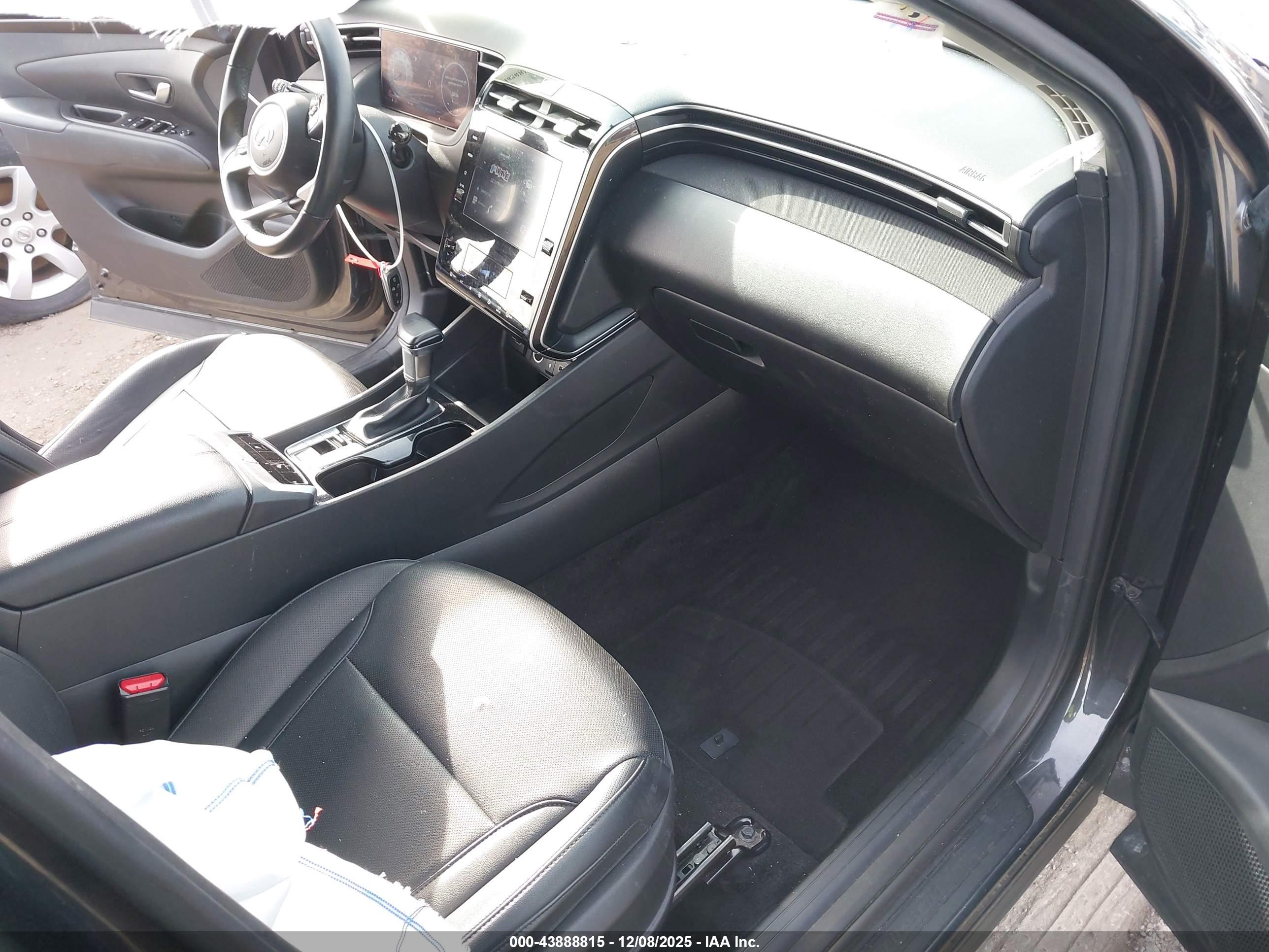 HYUNDAI TUCSON image 5
