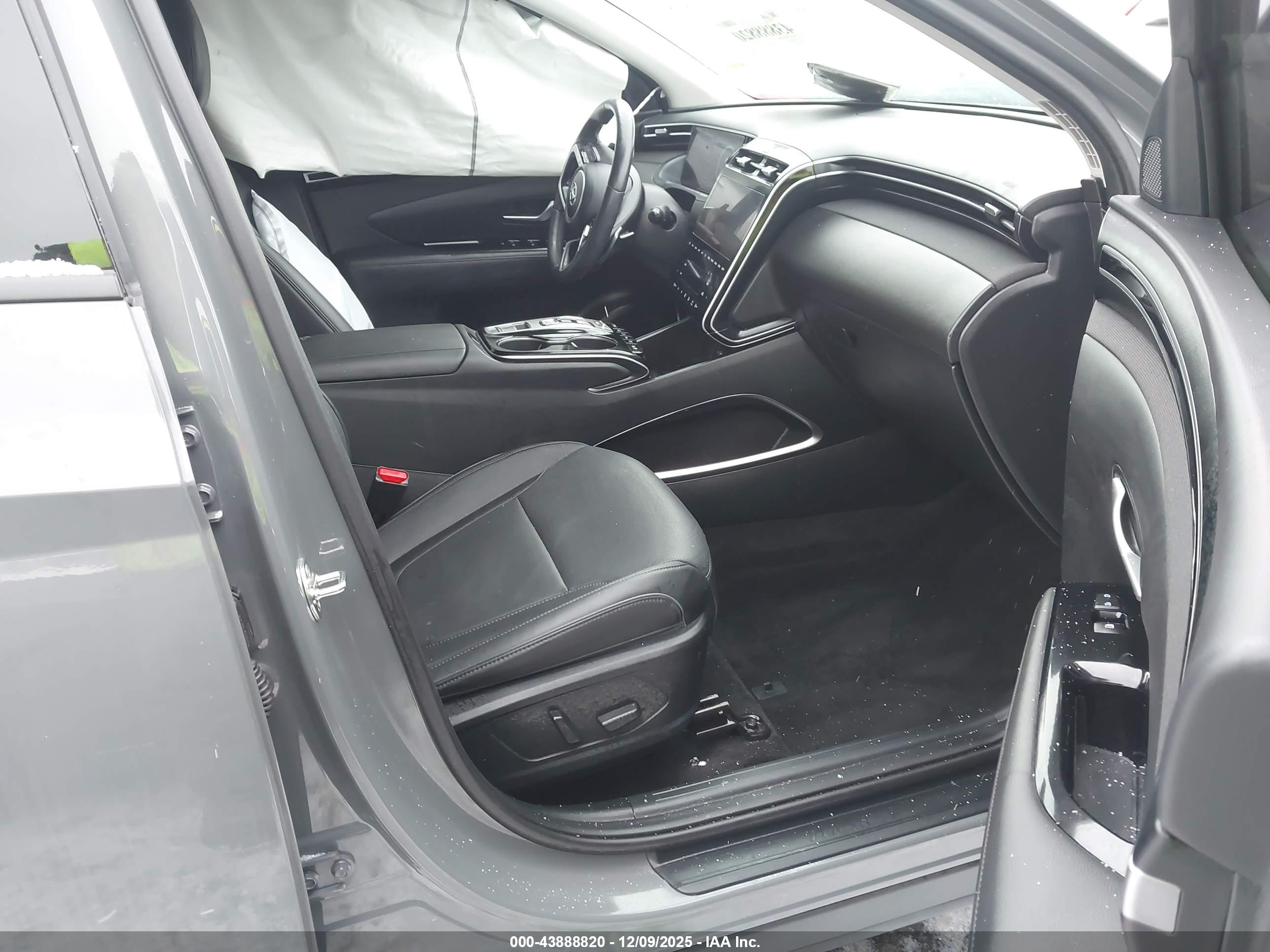 HYUNDAI TUCSON image 5