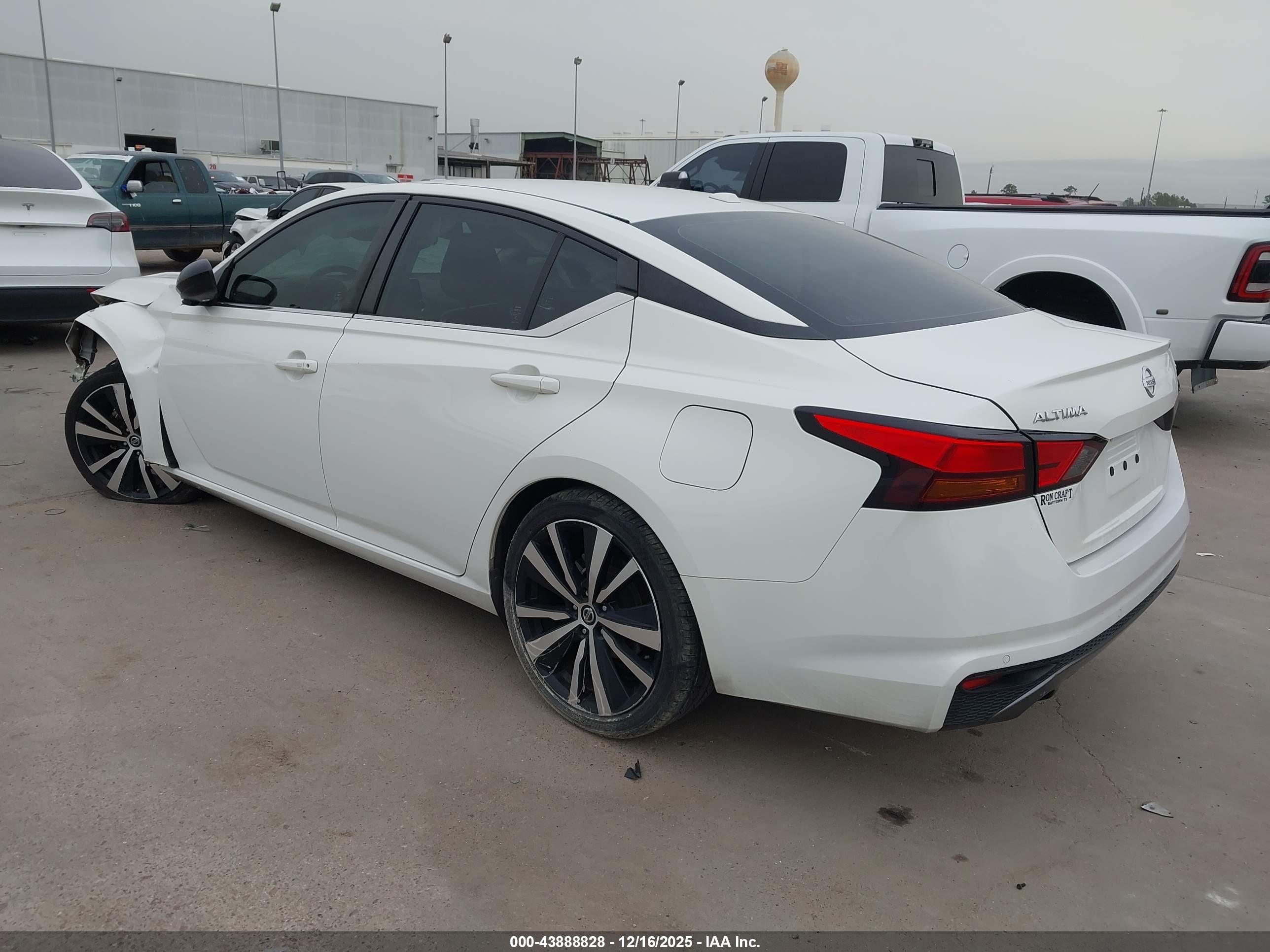 NISSAN ALTIMA image 3