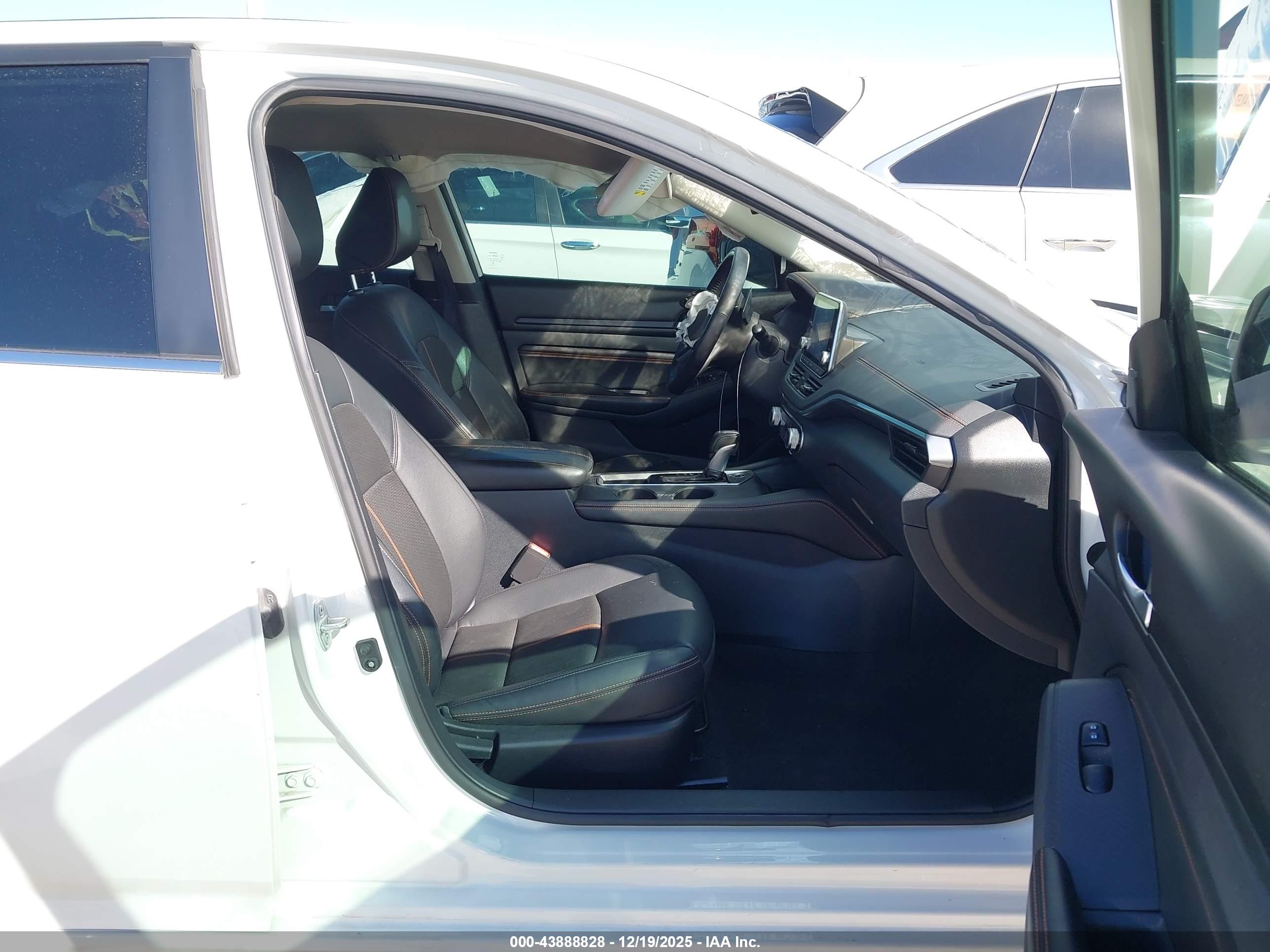 NISSAN ALTIMA image 5