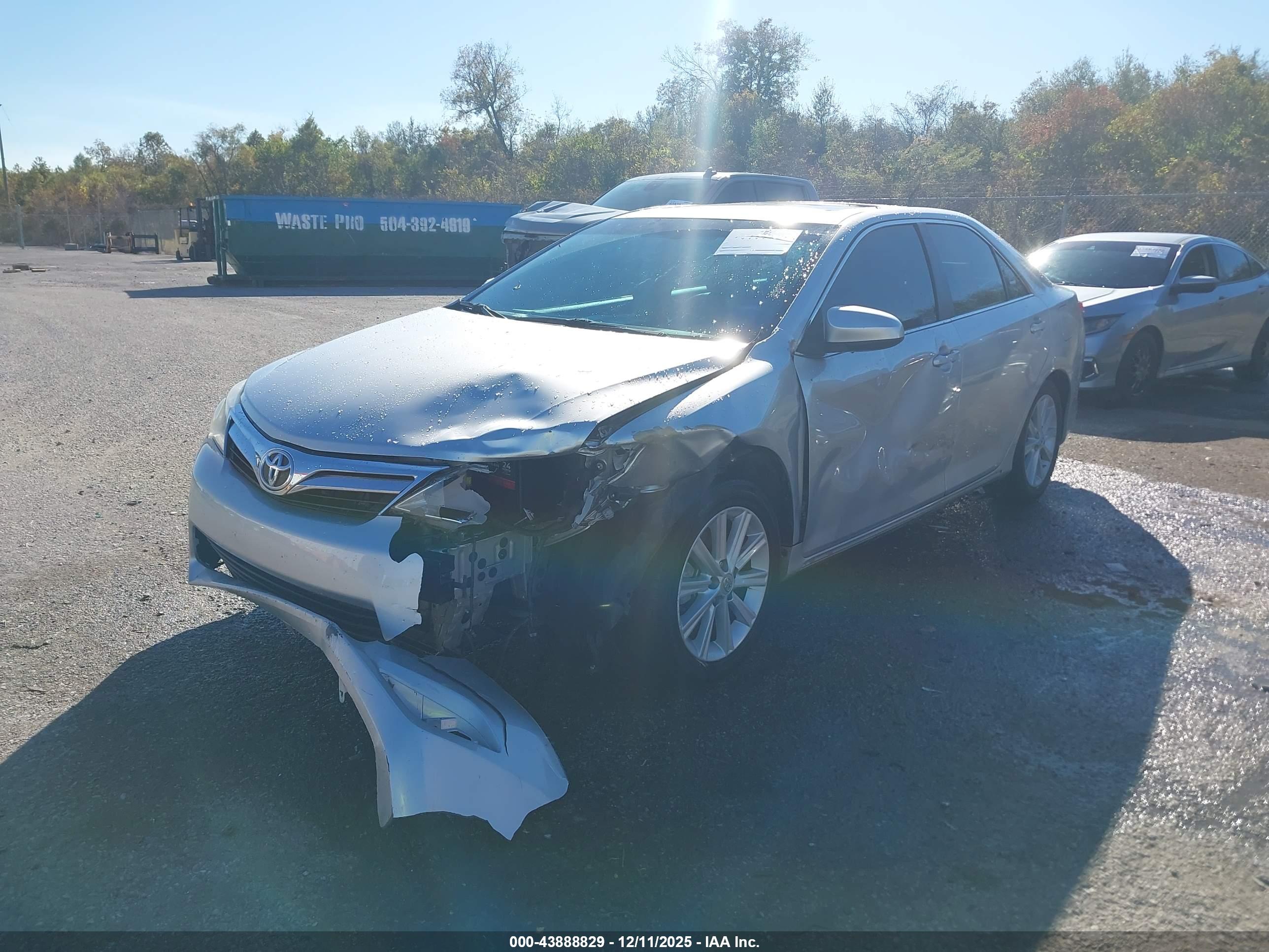 TOYOTA CAMRY image 2