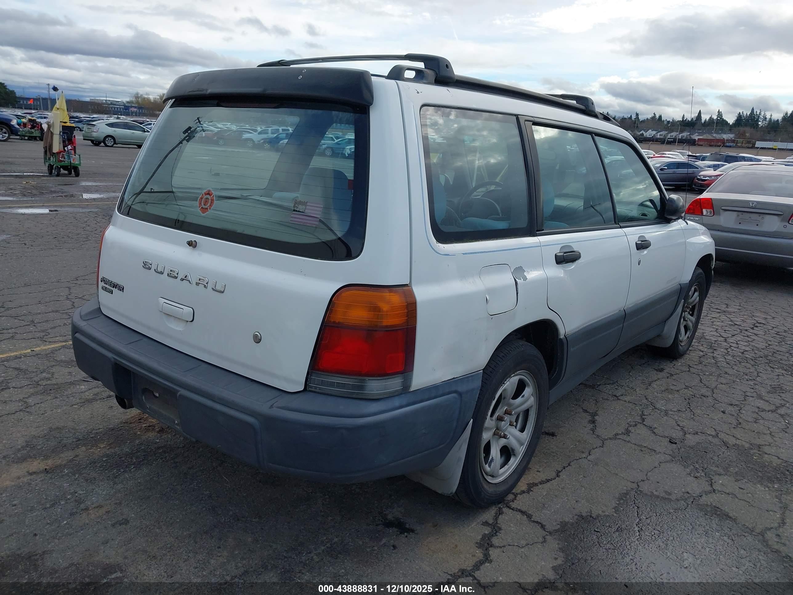 SUBARU FORESTER image 4