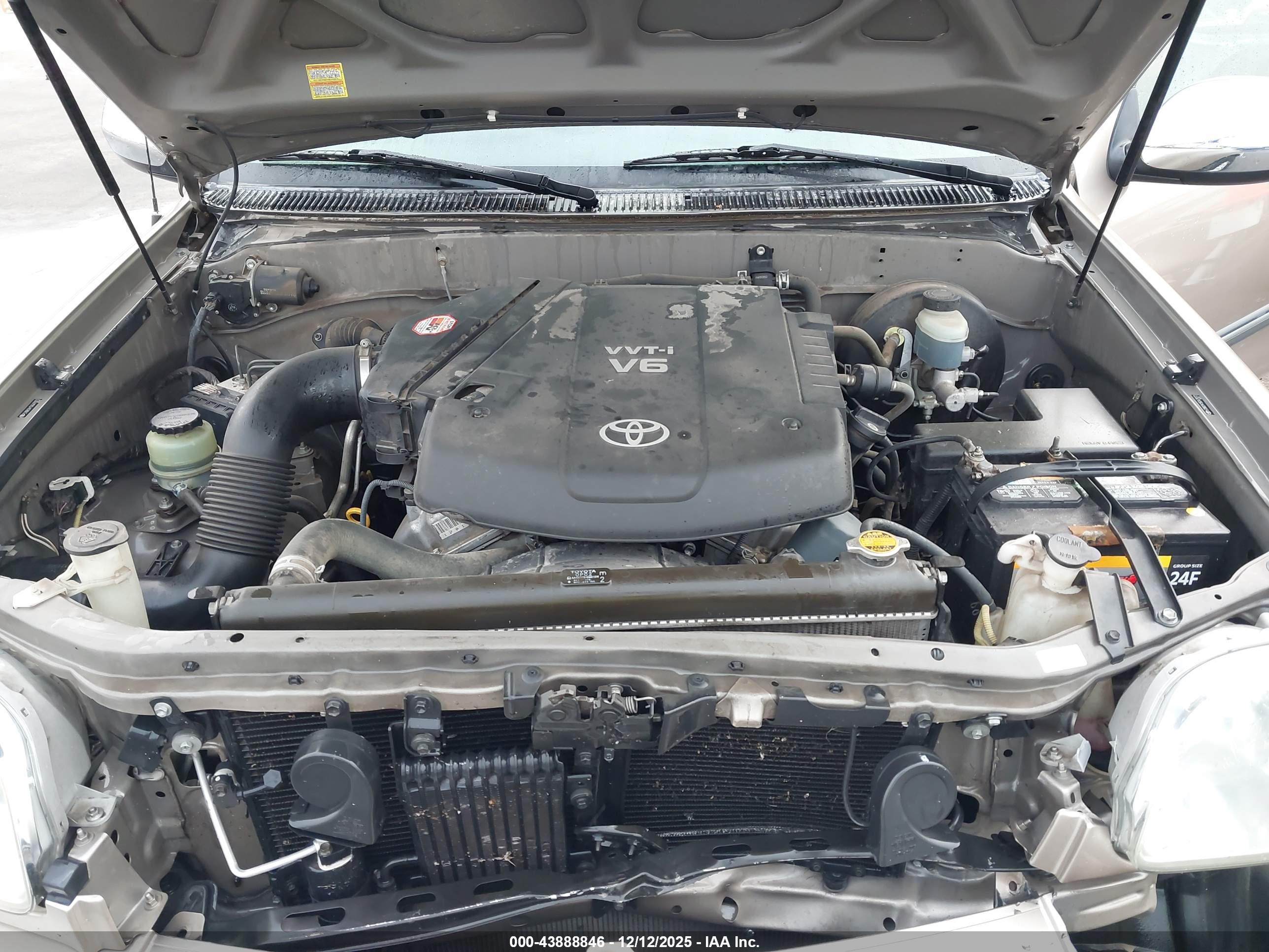 TOYOTA TUNDRA image 10