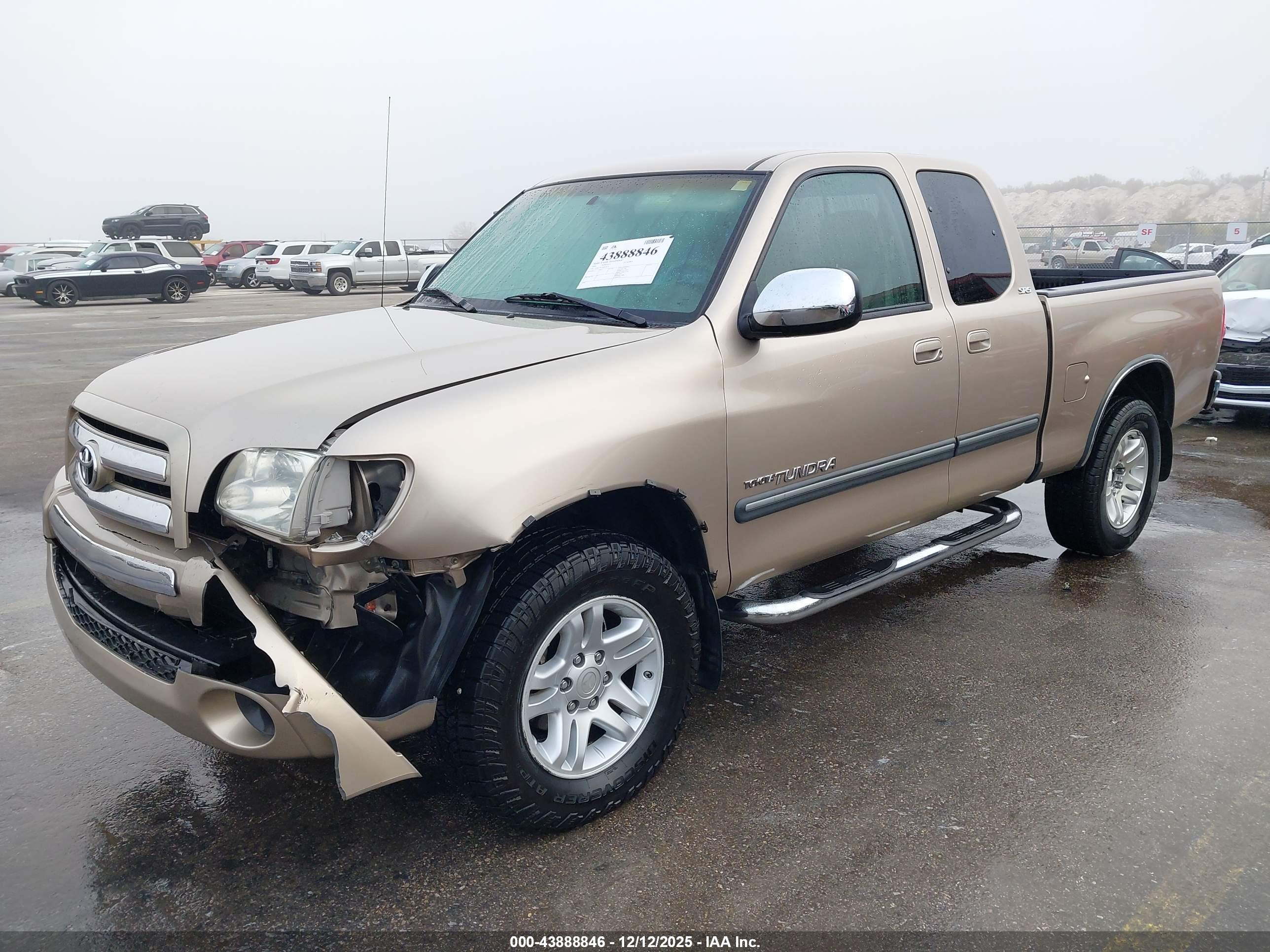 TOYOTA TUNDRA image 2
